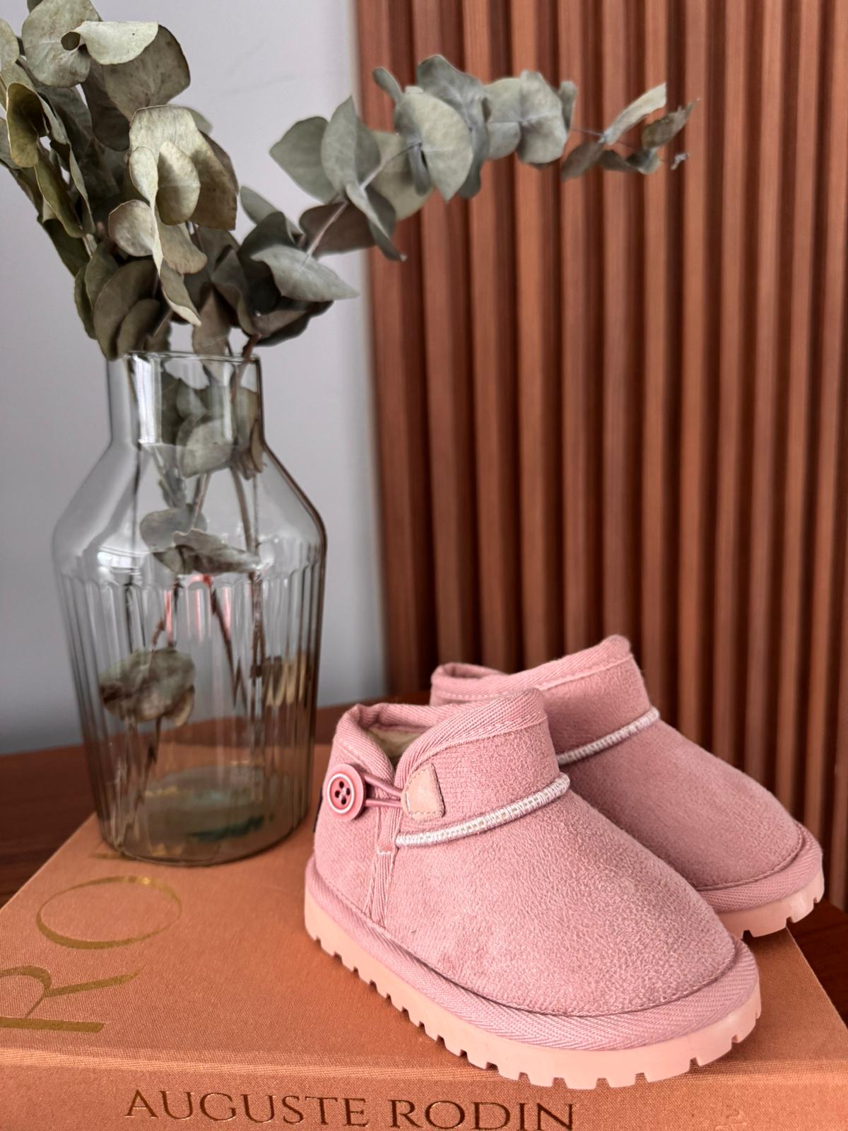 Pembe Düğme Detaylı Ayakkabı