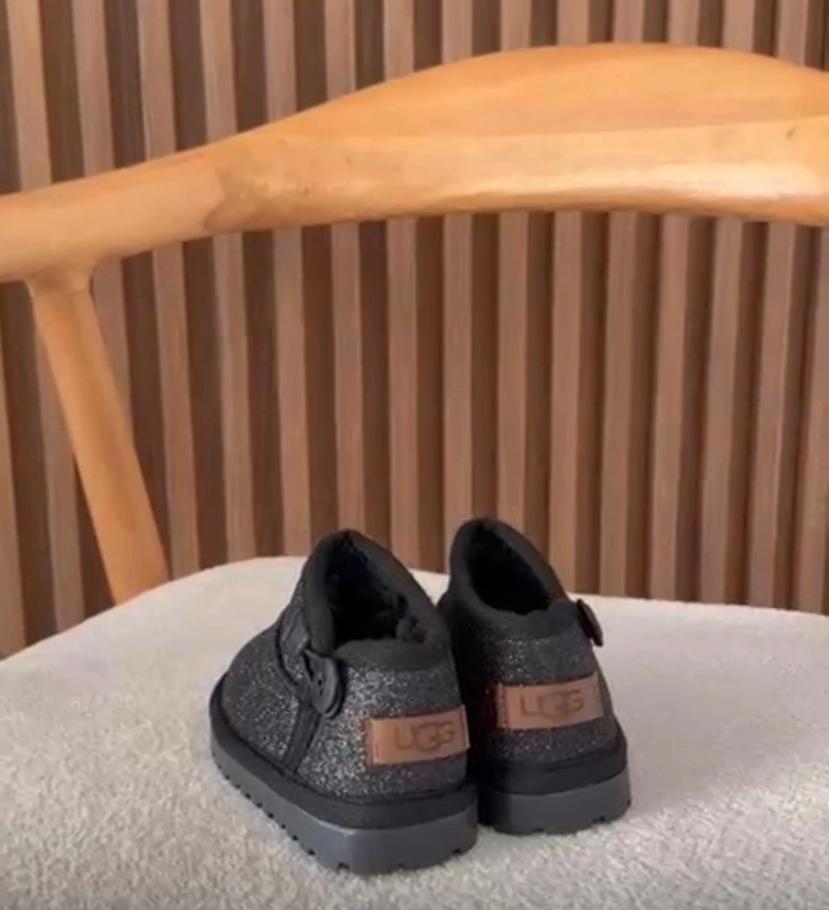 Siyah Simli Düğmeli Ayakkabı