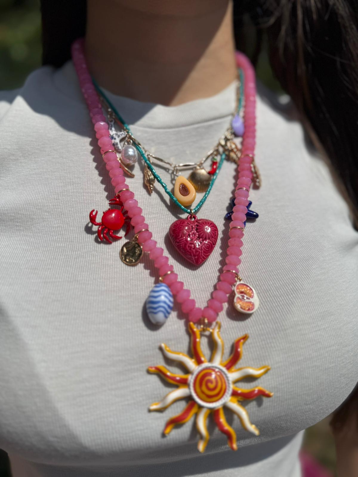 RENKLİ CHARMLI YAZLIK ÇOKLU KOLYE