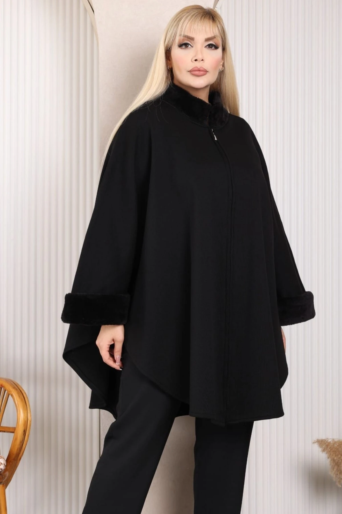 Yaka Ve Kollu Kürk Detaylı Çelik Kumaş Fermuarlı Panço Kaban