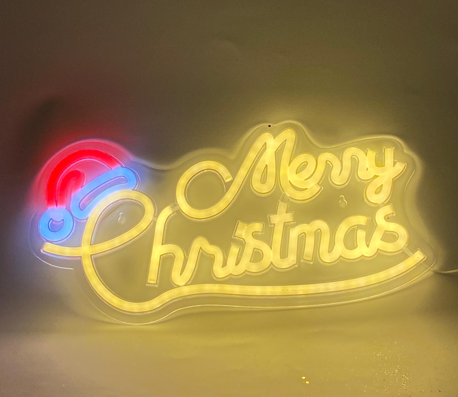Neon Işıklı Merry Christmas Yazısı