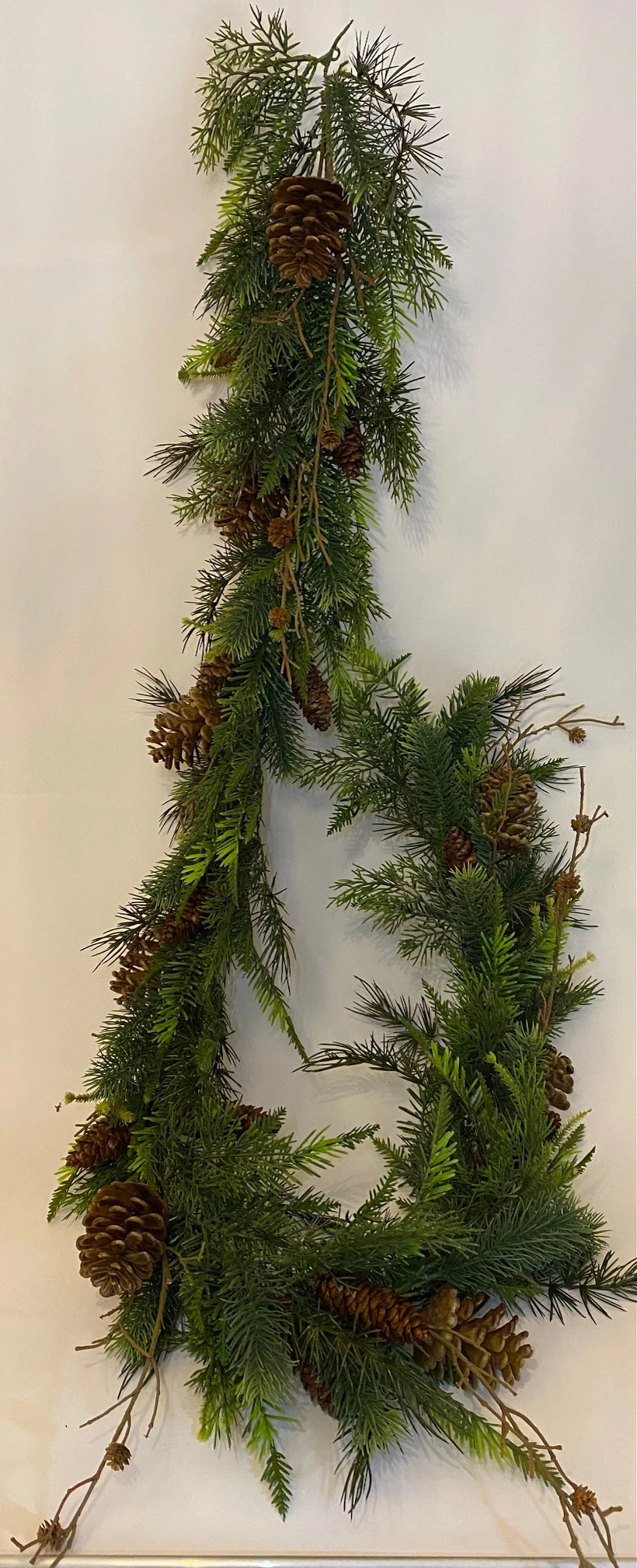 Gerçek Görünümlü Kozalaklı ve Çam Dallı Plastik Garland