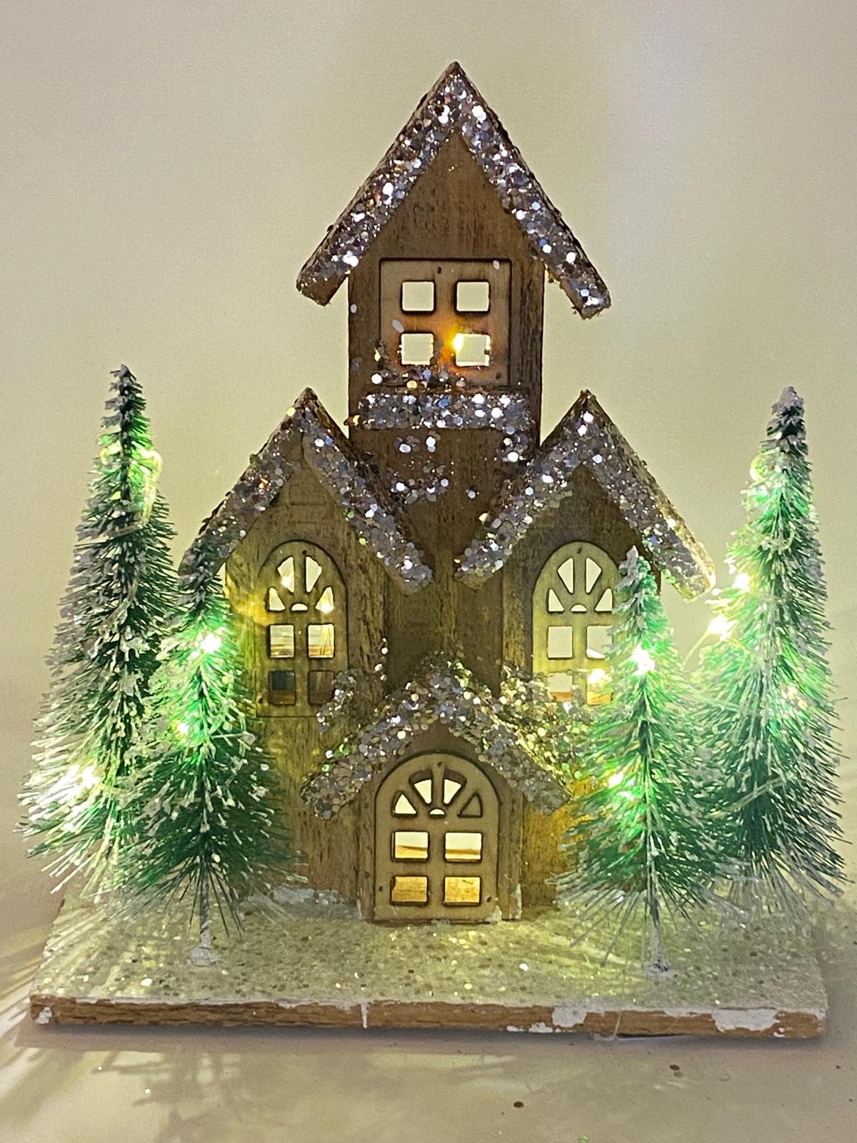 Led Işıklı  Çam Ağaçlı Ev Figürü