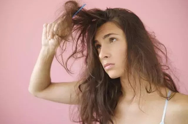 keratin, keratin bakım, yanmış saç, yanan saç, yanan saç nedir, yanan saça bakım, yanmış saça bakım, yıpranan saç, yıpranmış saça bakım, evde yanan saça bakım, yıpranmış saça bakım, yanan saç bakımı, yanan saç düzelir mi, oryalden yanmış saç, fönden yanmış saç, ateşle yanmış saç, ateşle yanan saç, ateşle yanmış saça ne yapılır, ısıdan yanmış saç, düzleştiriciden yanmış saç, ombreden yanmış saç, yanan saç görüntüsü, yıpranmış saça ne yapılır, yanan saça mucize, en iyi yanan saça bakım, yanan saça tedavi, yanan saça ne yapılmalı, saf keratin, doğal keratin, gerçek keratin, yanan saç kurtarma, saç onarıcı ürünler, 