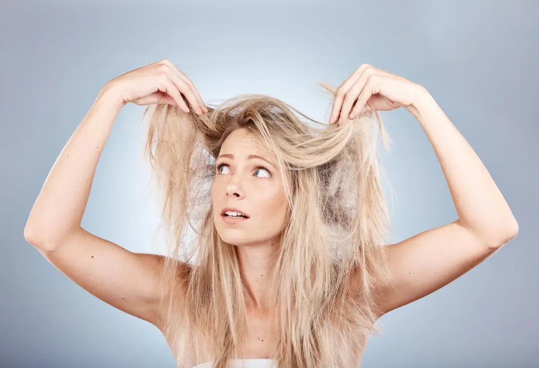 protein keratin, keratin bakım, yanan saç düzelir mi, yanmış saç, yıpranmış saç, yanan saç, kopan saç, kırık saç, yanmış saç görüntüsü, yanan saça ne iyi gelir, yanan saça ne yapılır, saçım yandı ne yapmalıyım, evde yanan saça ne yapılır, yanan saça bakım, evde keratin bakımı, yanan saça mucize, yanan saça çözüm, yanan saça çare, boyadan yanan saç, oryalden yanan saç, açıcıdan yanan saç, yanmış saç nasıl olur, yanmış saç nasıl anlaşılır, yanan saçın belirtileri nelerdir,