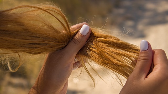 keratin, keratin nedir, keratin bakım, kırık saç, kırılmış saç, kırık saça çözüm, kırık saça ne yapılır, kırık saça tedavi, kırık saça bakım, kırık saça keratin, kırık saça keratin bakımı, yanmış saç, yanan saç, yanan saç nedir, yanan saça bakım, yanmış saça bakım, yıpranan saç, yıpranmış saça bakım, evde yanan saça bakım, yanan saç bakımı, yanan saç düzelir mi, açıcıdan yanmış saç, oryalden yanmış saç, fönden yanmış saç, ısıdan yanmış saç, düzleştiriciden yanmış saç, ombreden yanmış saç, yanan saç görüntüsü, yıpranmış saça ne yapılır, yanan saça mucize, en iyi yanan saça bakım, yanan saça tedavi, yanan saça ne yapılmalı, yanan saça çözüm,