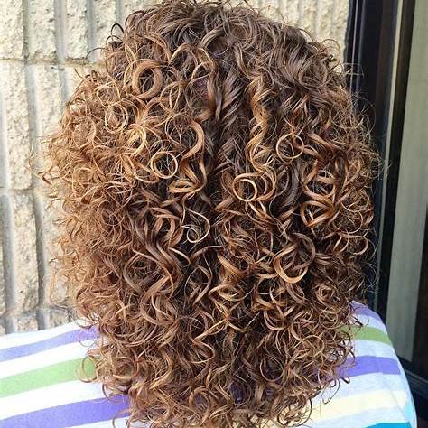 Permadan Yıpranmış Saçlara Bakım  