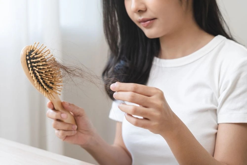 keratin, keratin bakım, yanan saç düzelir mi, yanmış saç, yıpranmış saç, yanan saç, kopan saç, kopan saçlara ne yapılır, kopan saça çare, kopan saçlara bitkisel çözüm, kırık saç, yanmış saç görüntüsü, yanan saça ne iyi gelir, yanan saça ne yapılır, saçım yandı ne yapmalıyım, evde yanan saça ne yapılır, yanan saça bakım, evde keratin bakımı, yanan saça mucize, yanan saça çözüm, yanan saça çare, boyadan yanan saç, oryalden yanan saç, açıcıdan yanan saç, yanmış saç nasıl olur, yanmış saç nasıl anlaşılır, yanan saçın belirtileri nelerdir,