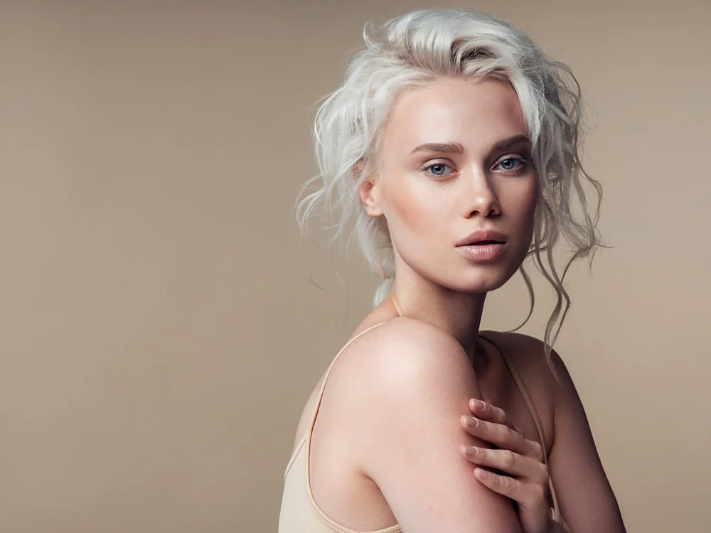 boyadan yanan saç görüntüsü, açıcıdan yanan saç görüntüsü, brezilya fönünden yanan saç görüntüsü, fönden yanan saç görüntüsü, düzleştiriciden yanan saç görüntüsü, yanan saç nasıl olur, 