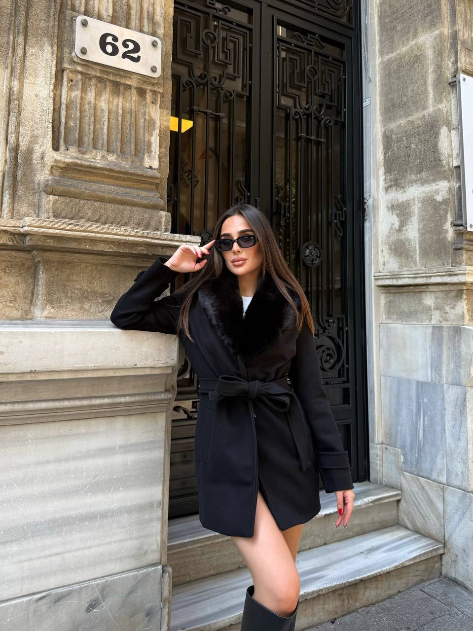 Siyah Kürklü Kaşe Kısa Kaban Astarlı