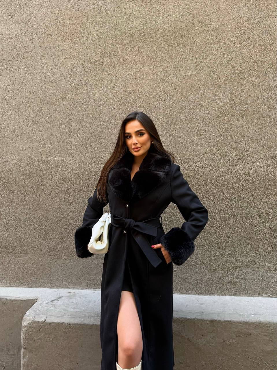 Siyah Kürklü Kaşe Kaban Astarlı