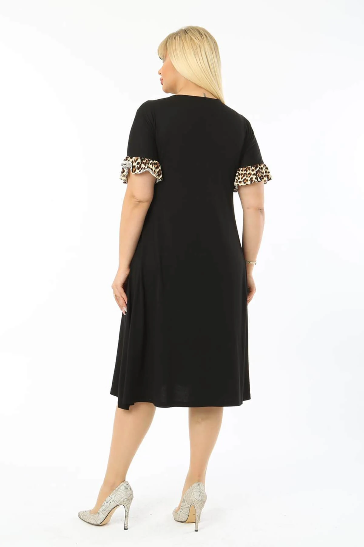 Büyük Beden Siyah FırFır Detaylı Elbise
