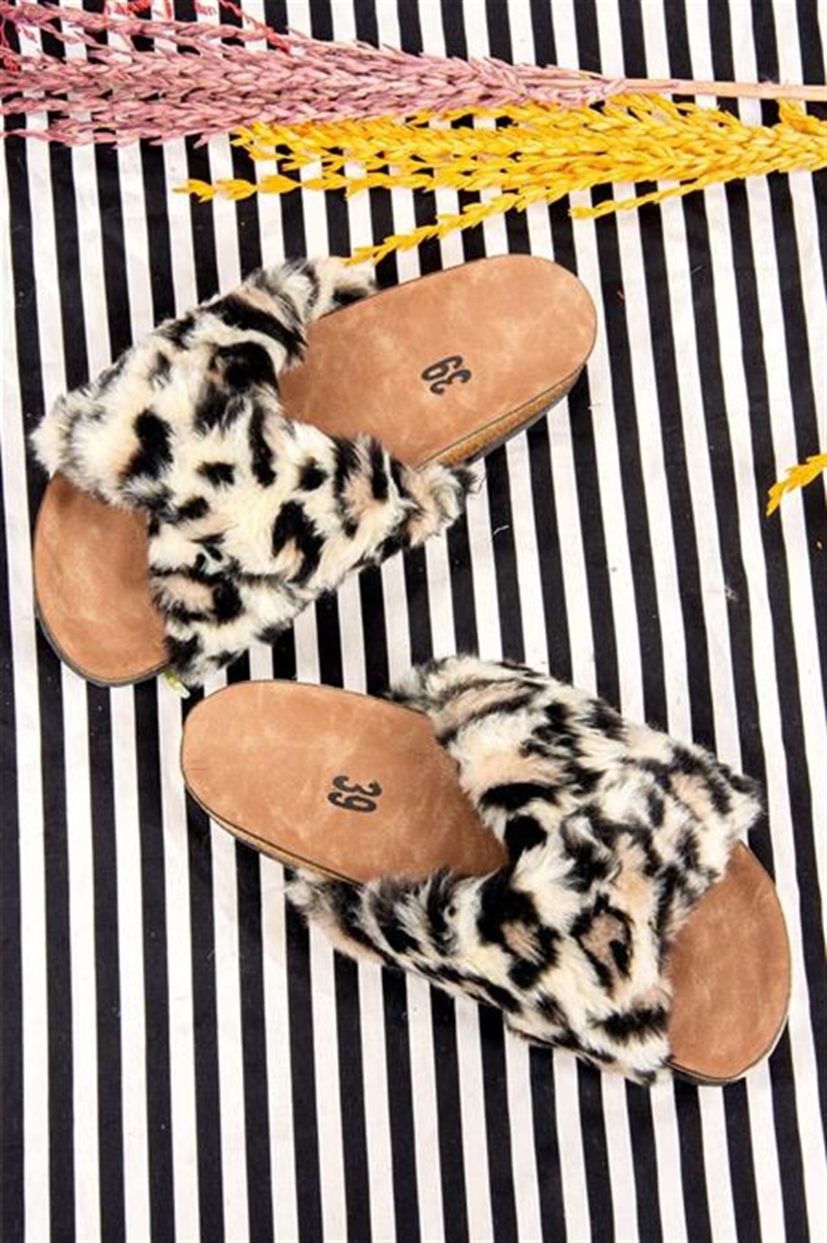Kadın Leopar Peluş Terlik