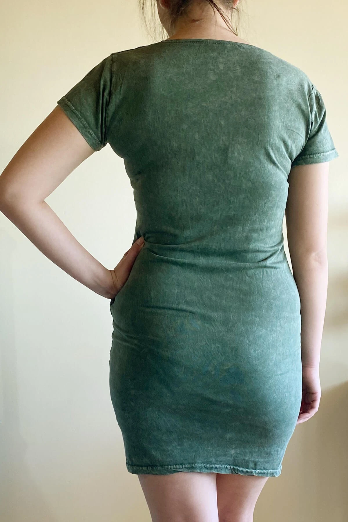 Kadın Önü Yazılı Taşlarla Süslenmiş Haki Elbise