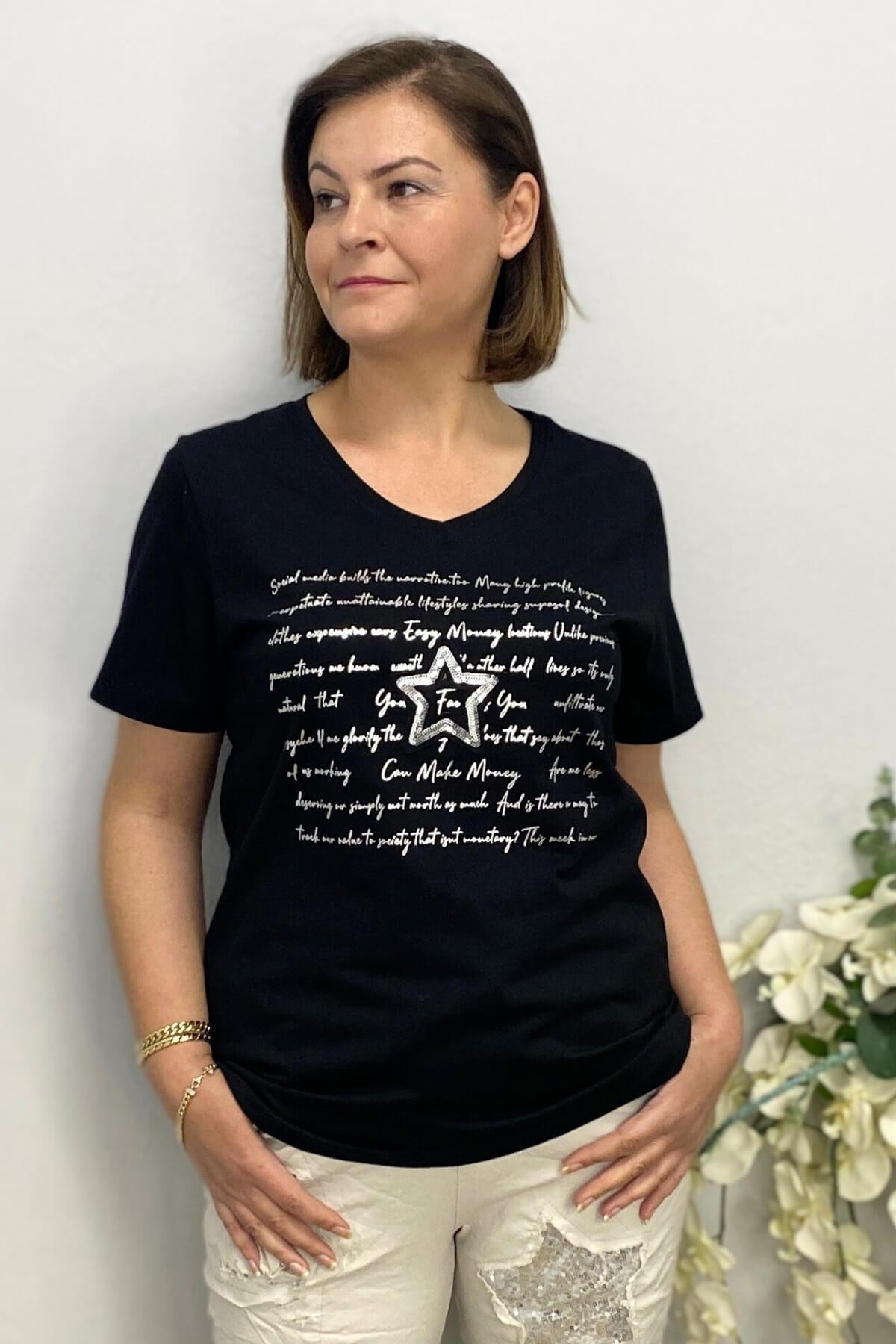 Kadın Siyah Yıldız Varak Basklı T-shirt