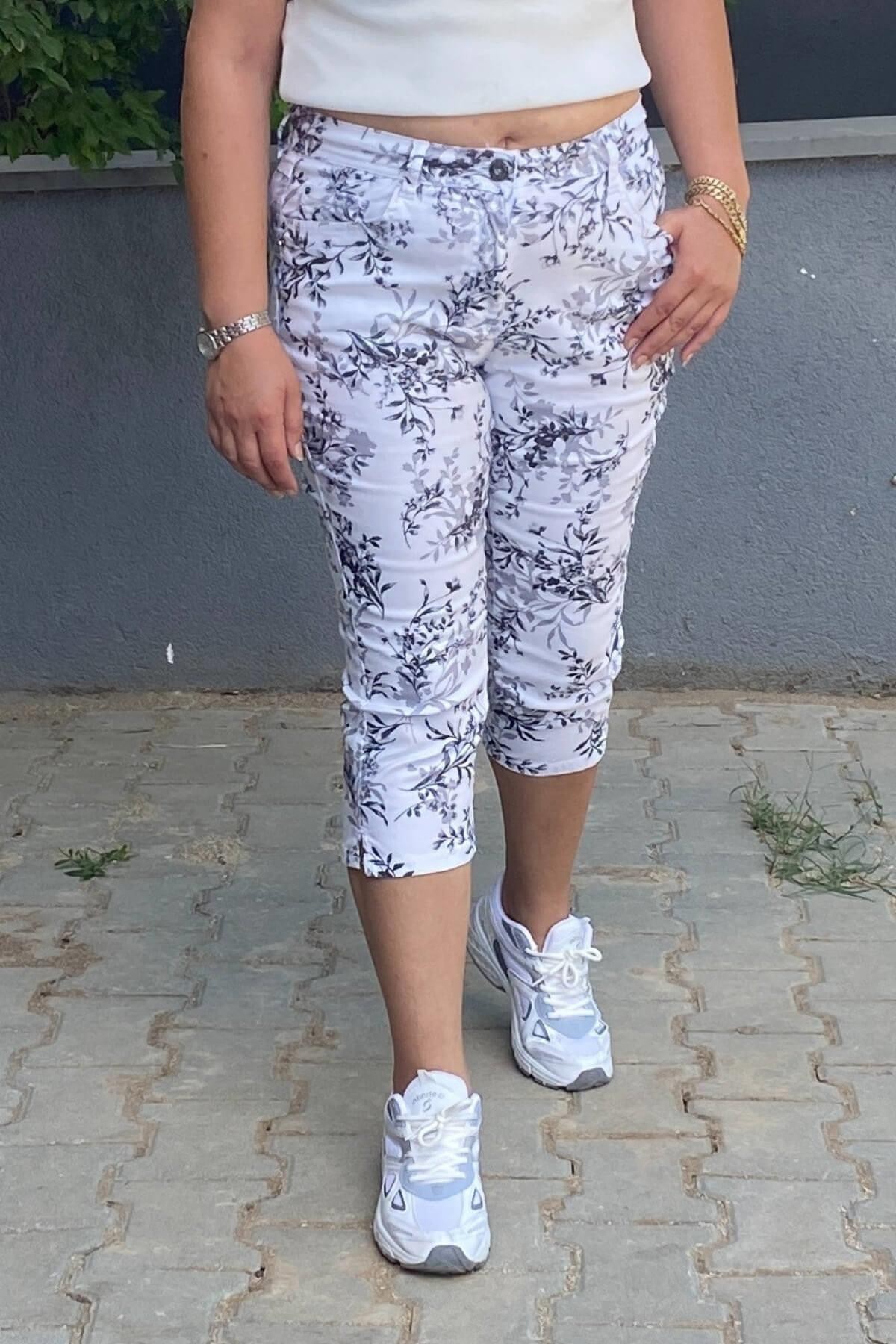 Kadın Beyaz-Siyah Yaprak Deseli Kot Kapri