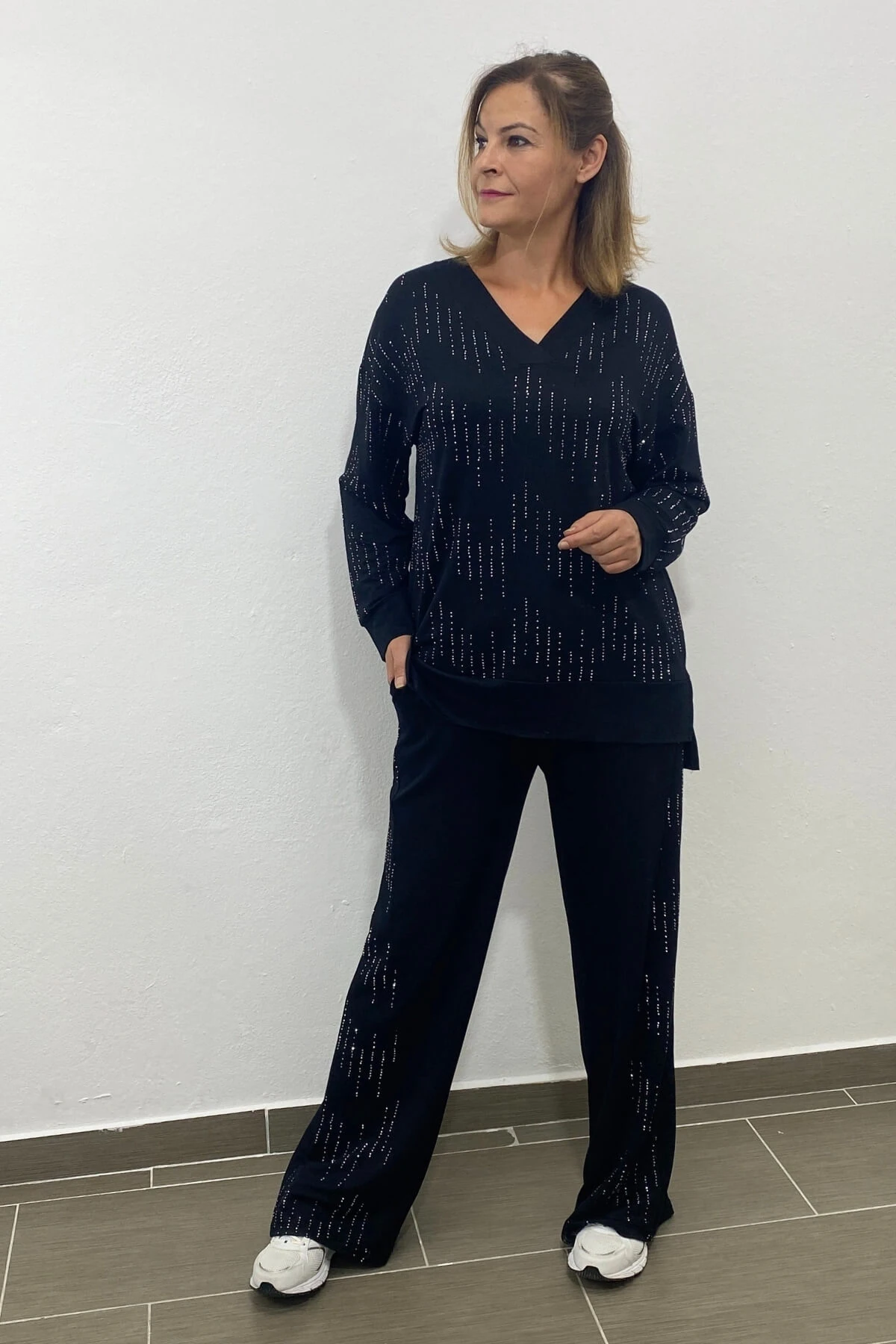 Büyük Beden Siyah Taş İşlemeli V Yaka Eşortman Takım