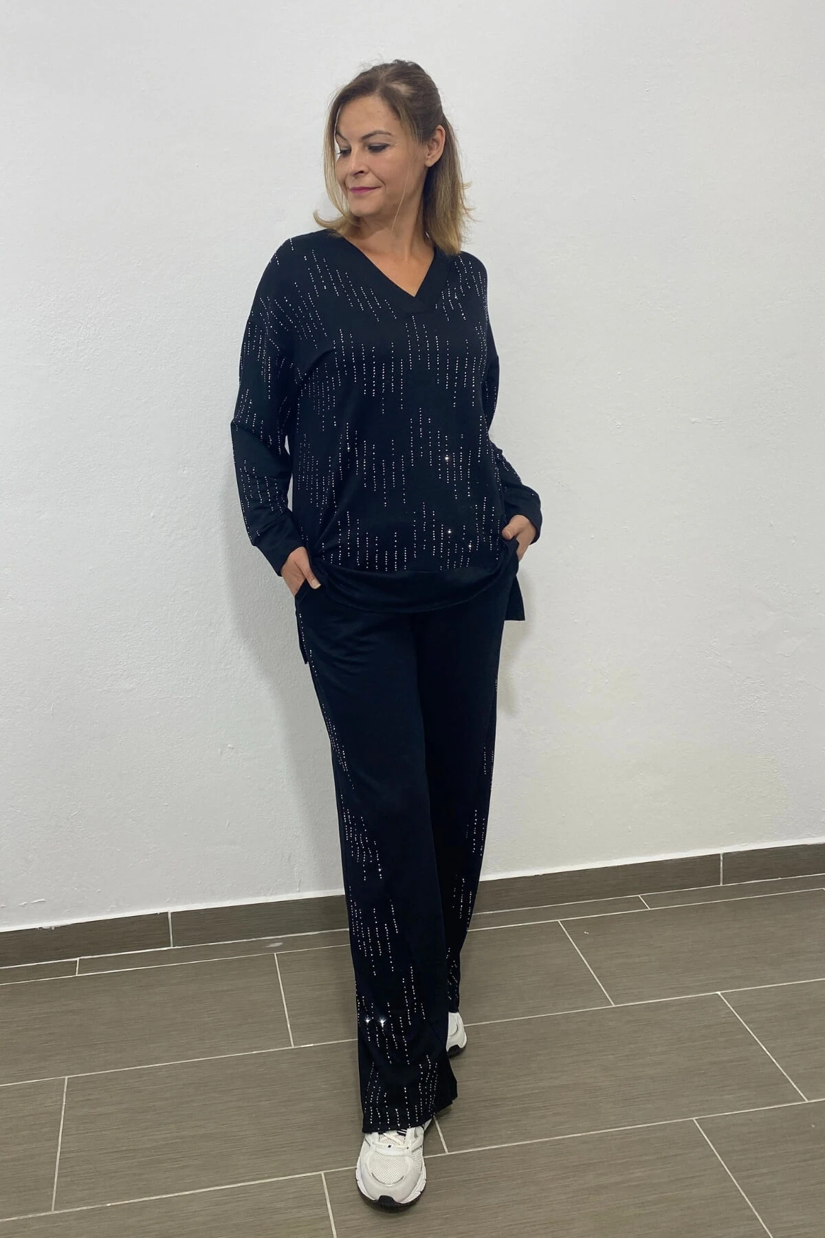 Büyük Beden Siyah Taş İşlemeli V Yaka Eşortman Takım