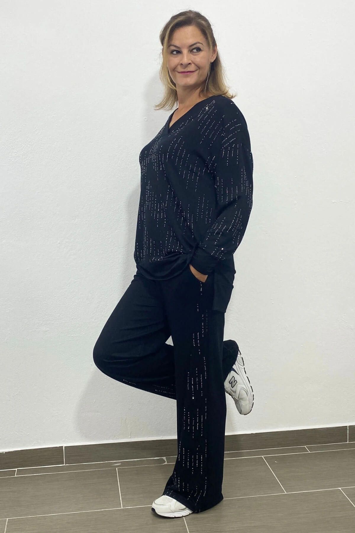 Büyük Beden Siyah Taş İşlemeli V Yaka Eşortman Takım