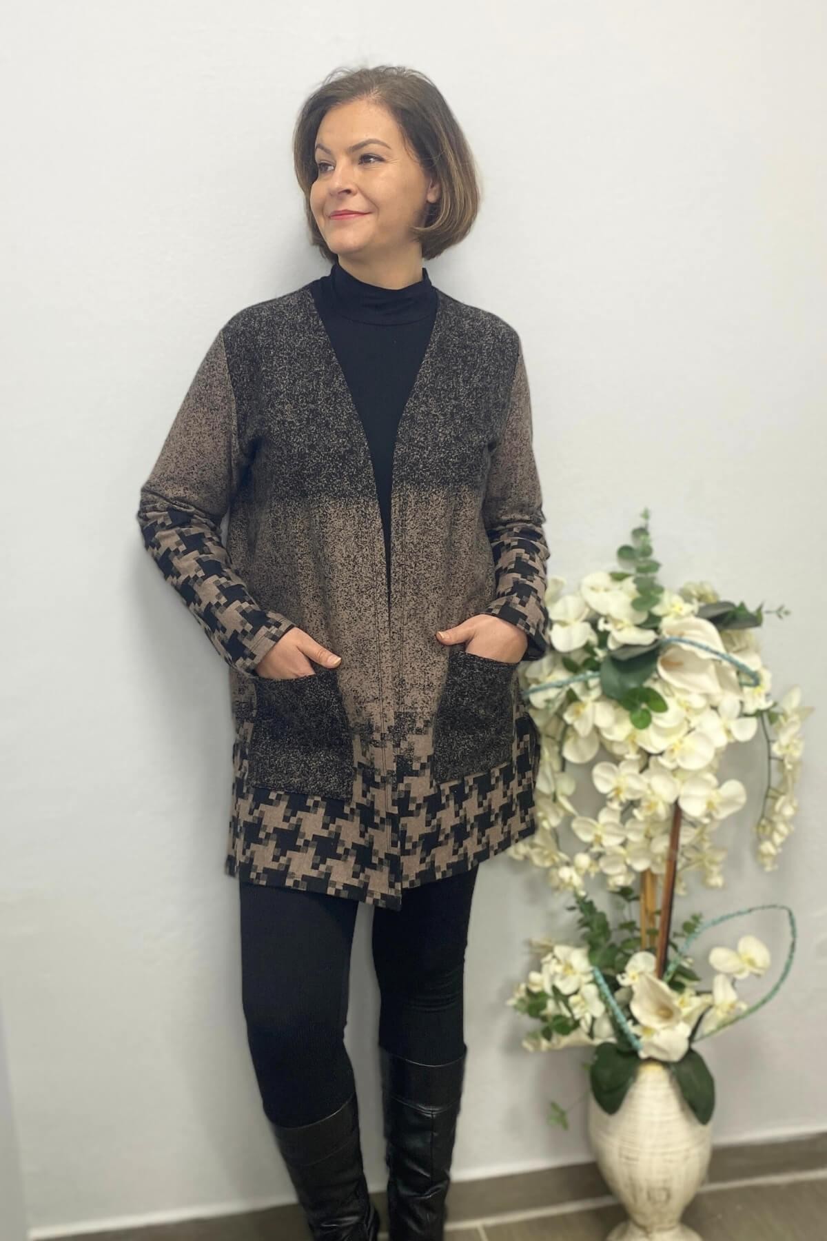 Büyük Beden  Kahve Siyah Desenli Hırka