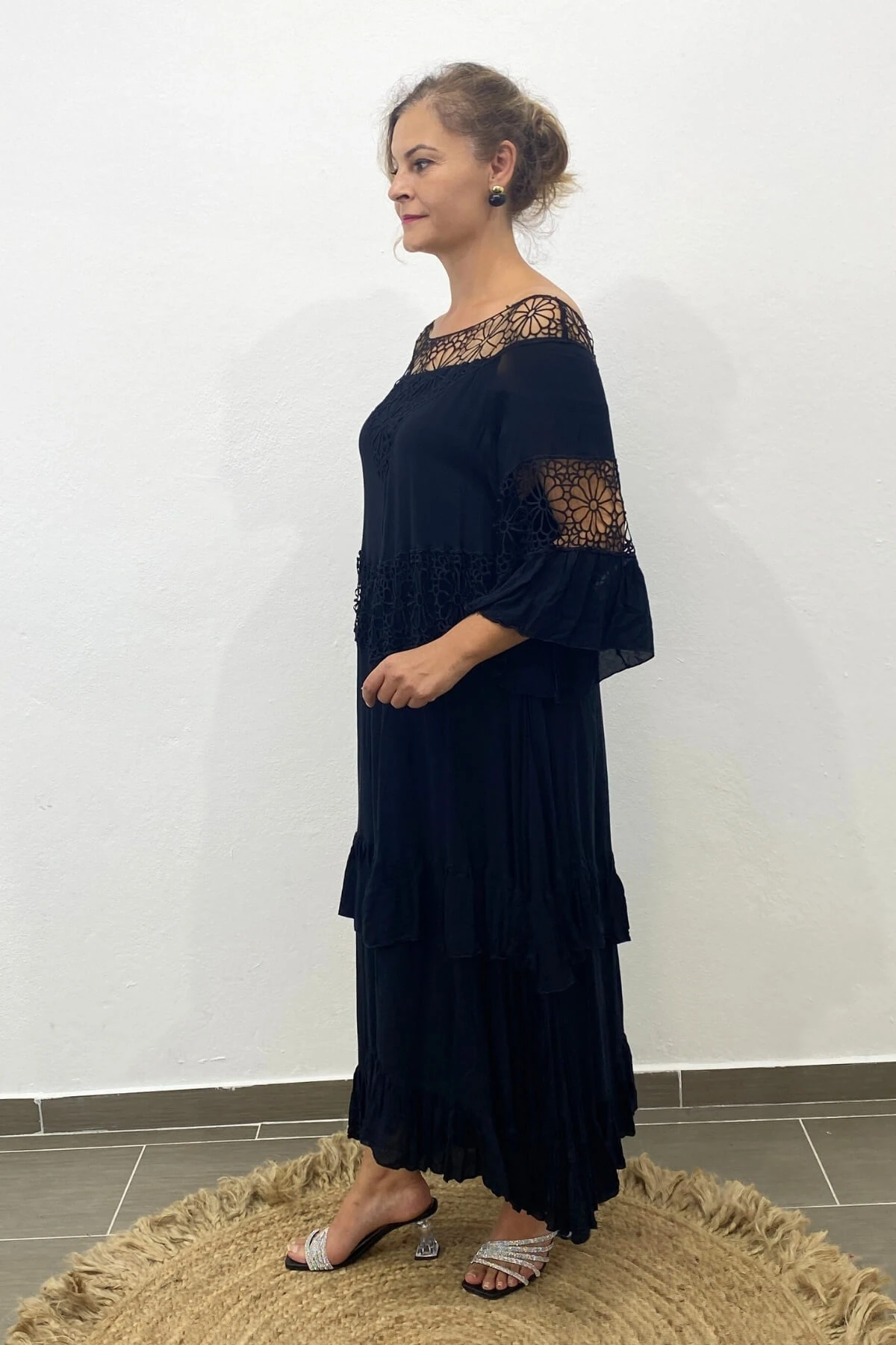 Kadın İtalyan Vual Pamuk Güpür Detaylı Siyah Elbise 