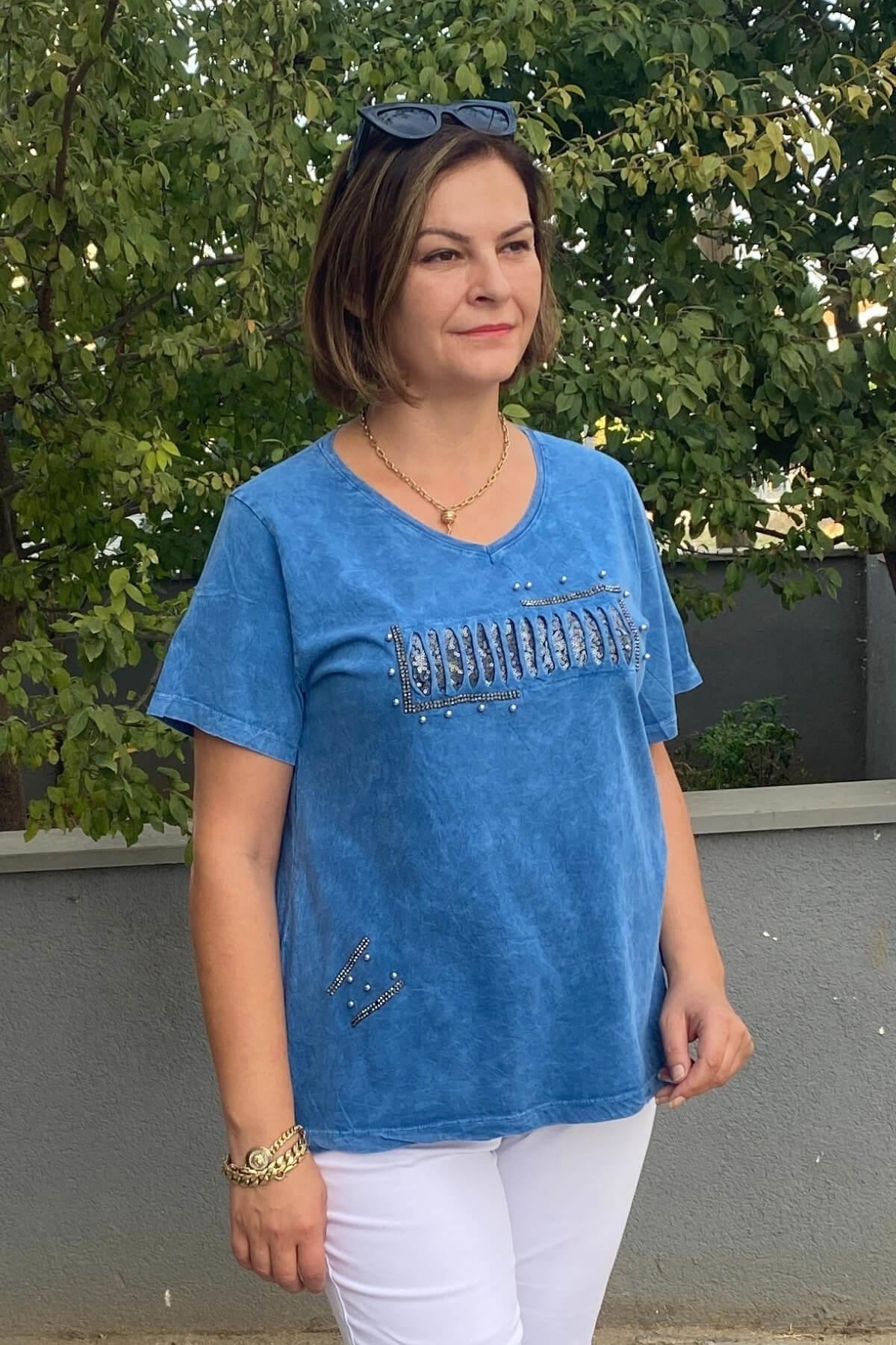Büyük Beden Mavi İtalyan Yıkamalı Pencere Detaylı Tshirt