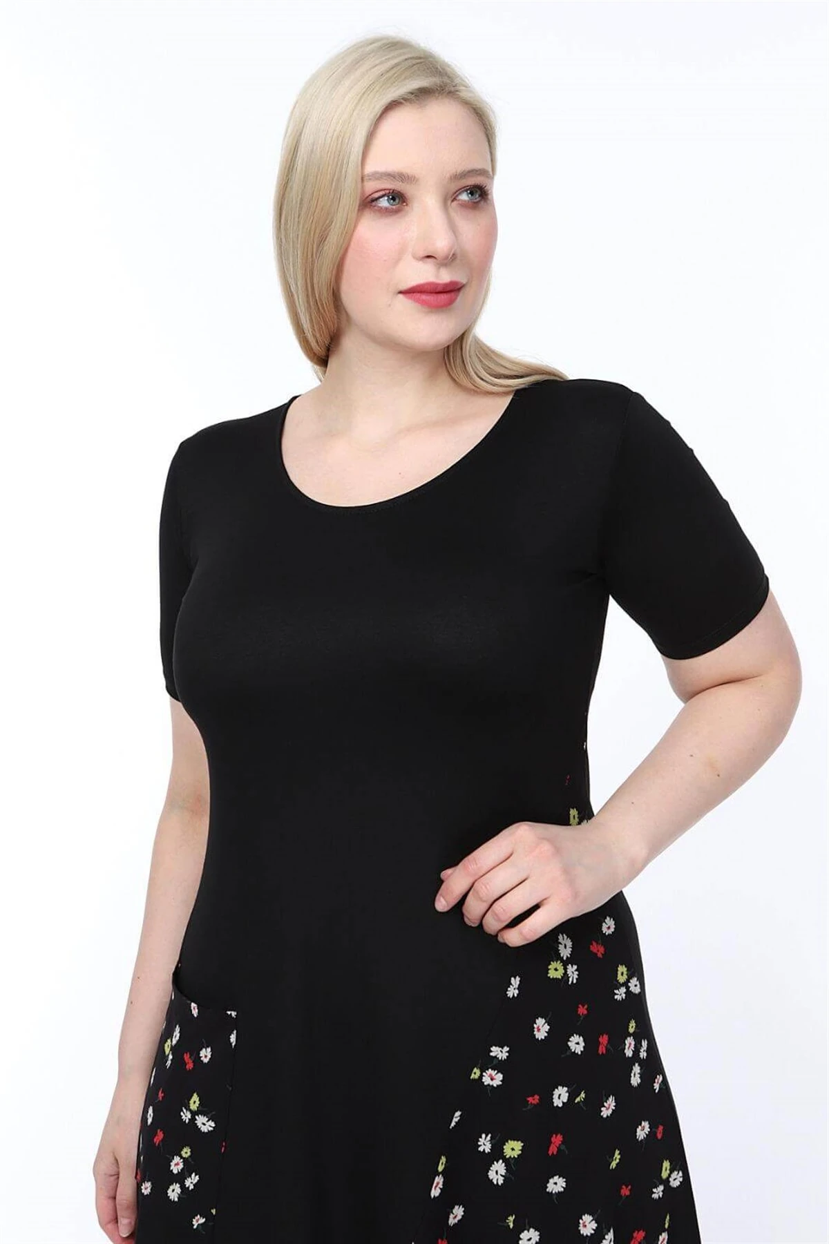 Büyük Beden Siyah Papatya Çapraz Cepli Elbise