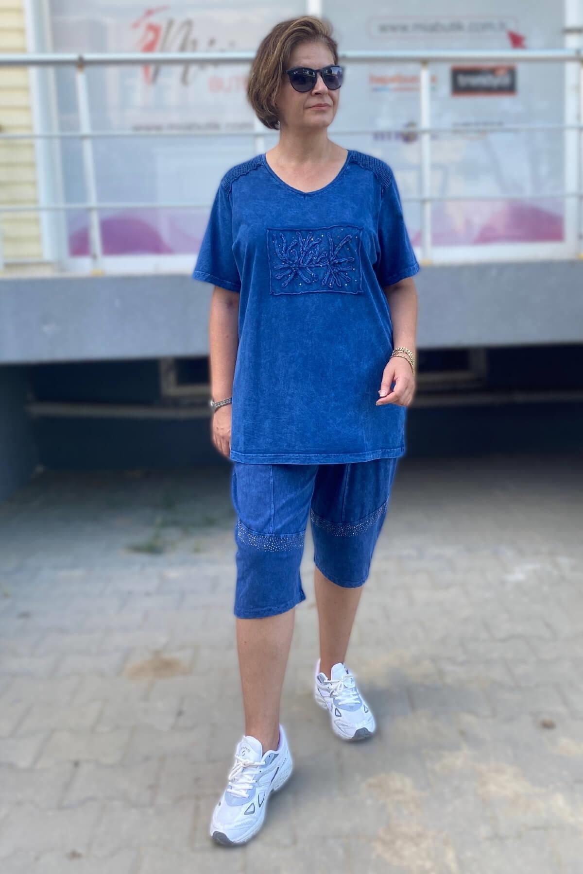 Büyük Beden Lacivert Yaprak Desenli Bermuda Takım