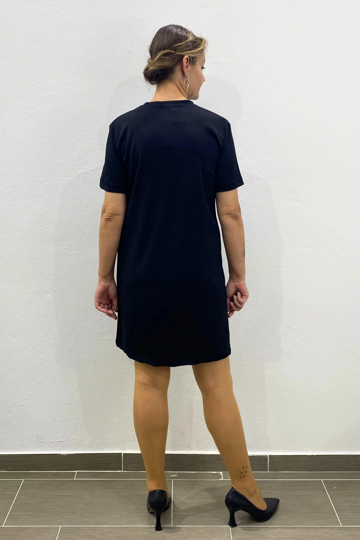 Büyük Beden Siyah Taşlı Ful Likra Kısa Kollu Elbise