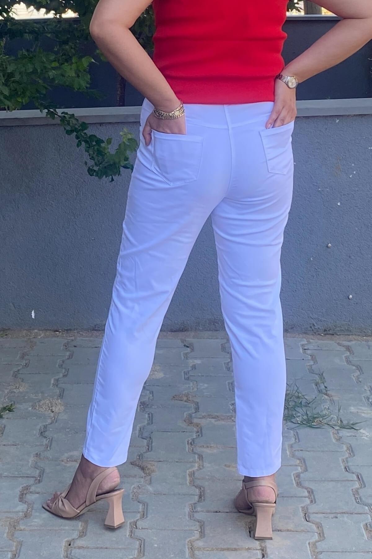 Kadın Beyaz Boru Paça Pantolon
