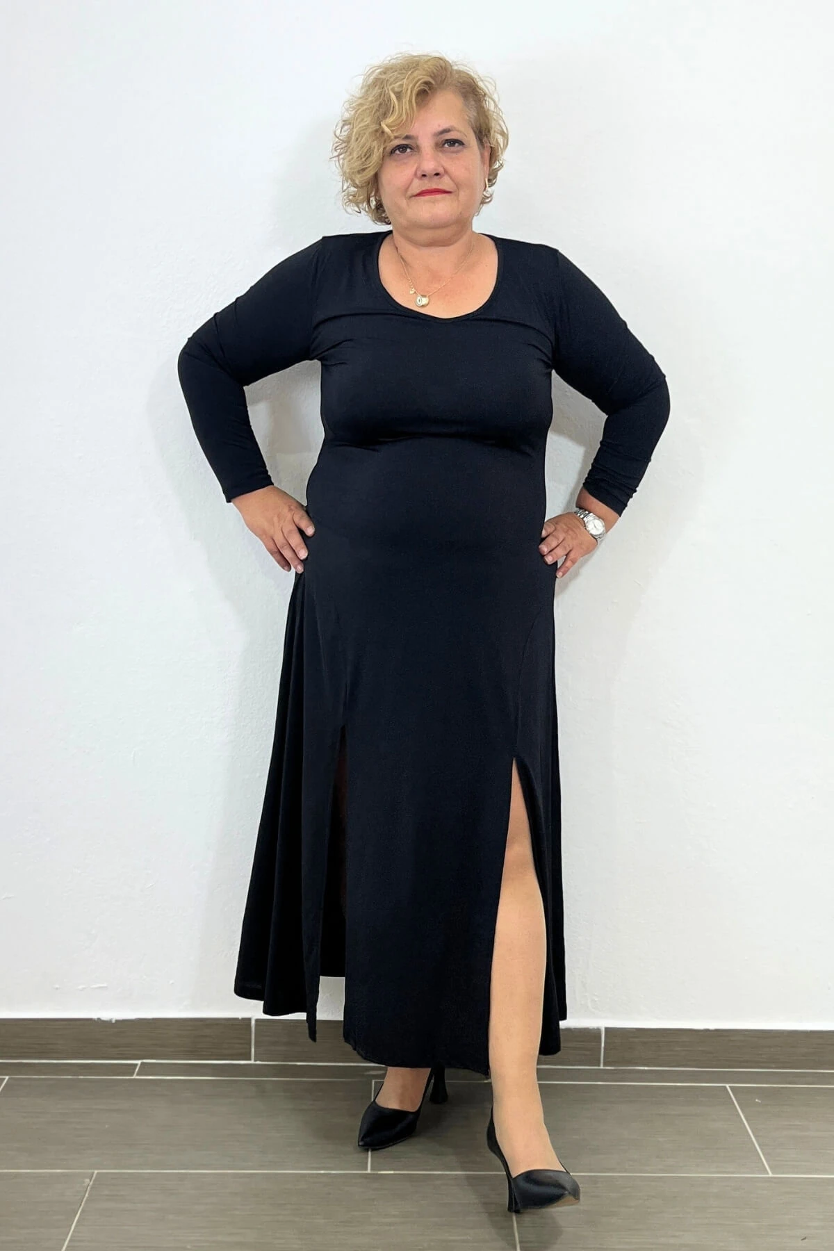 Büyük Beden Siyah Çift Yırtmaçlı Detaylı Elbise