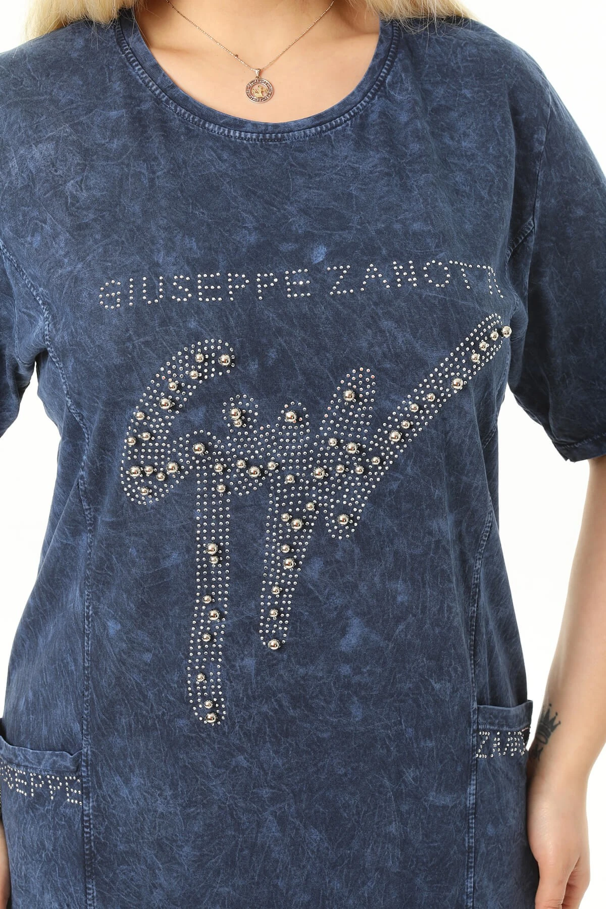 Büyük Beden Lacivert Zimbalarla Süslenmiş Elbise