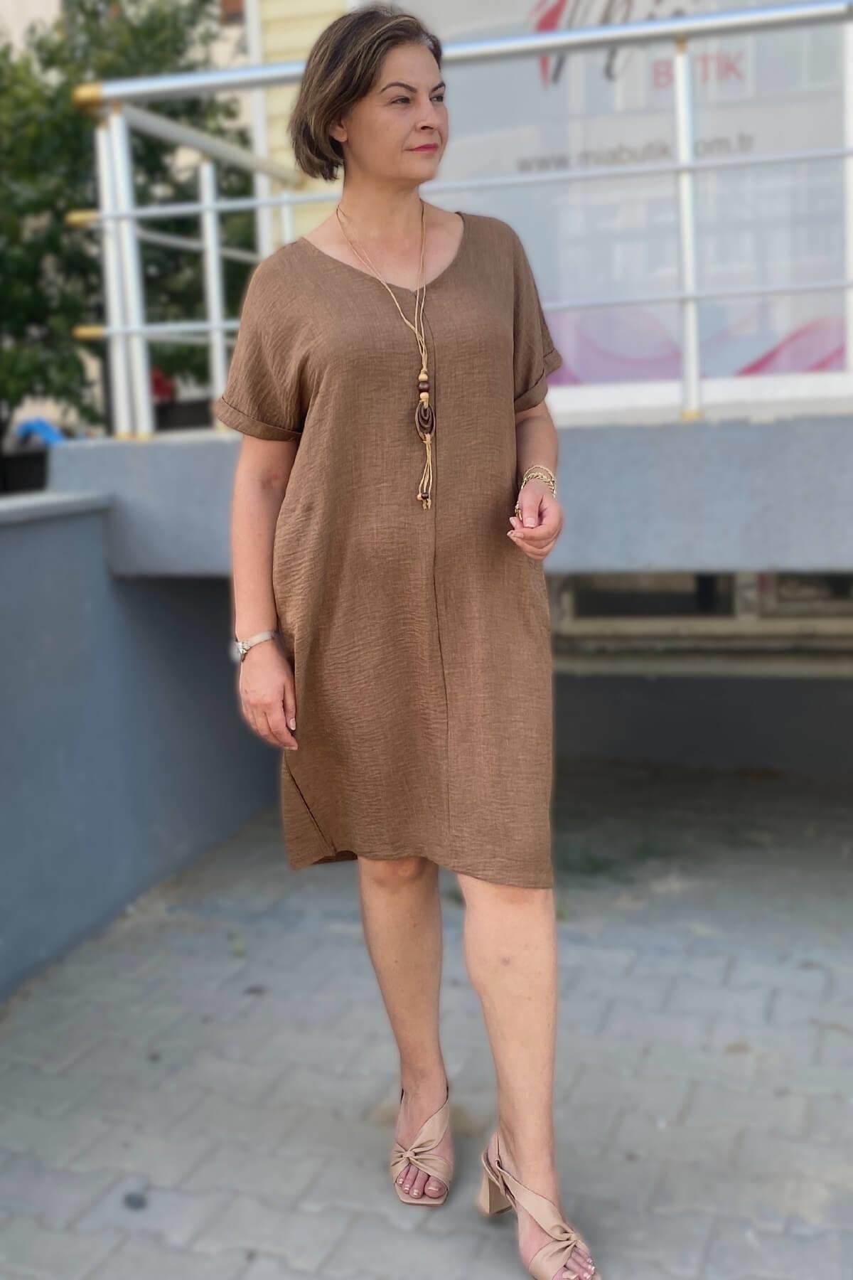 Büyük Beden Kahve Kolye Hediyeli Salaş Elbise