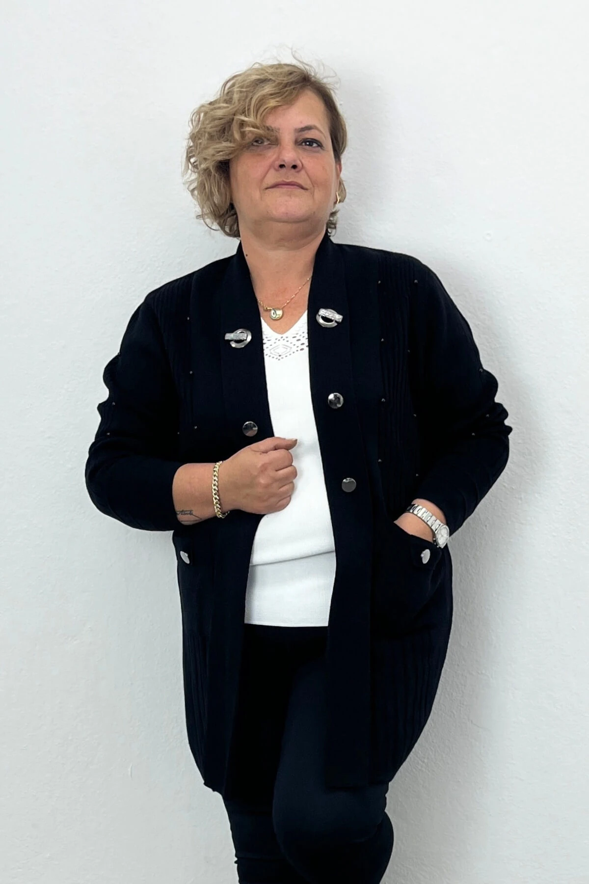 Kadın Siyah Kapamasız Cep Detaylı Hırka