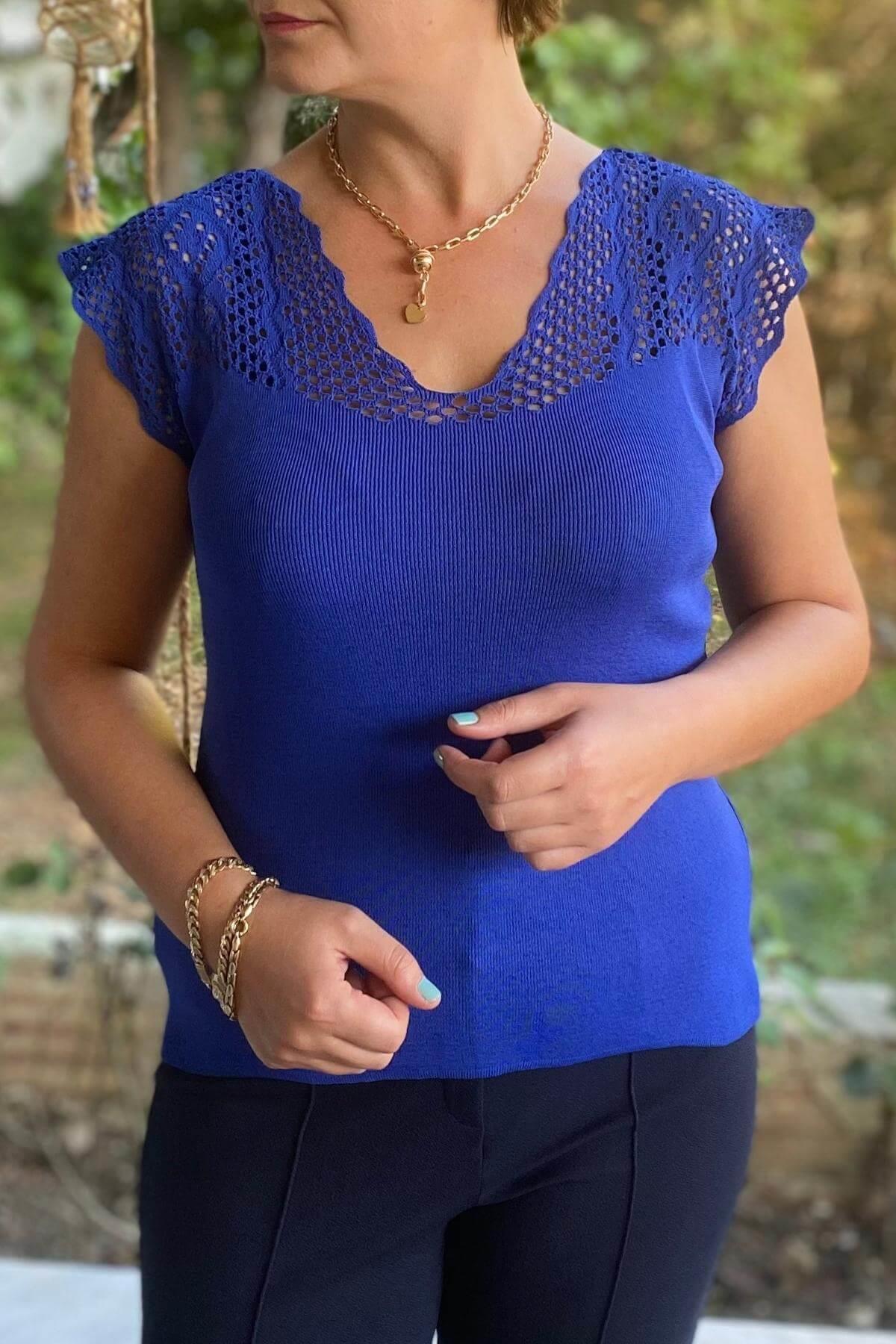 Kadın Saks Mavi Sıfır Kol Ajurlu Triko Bluz