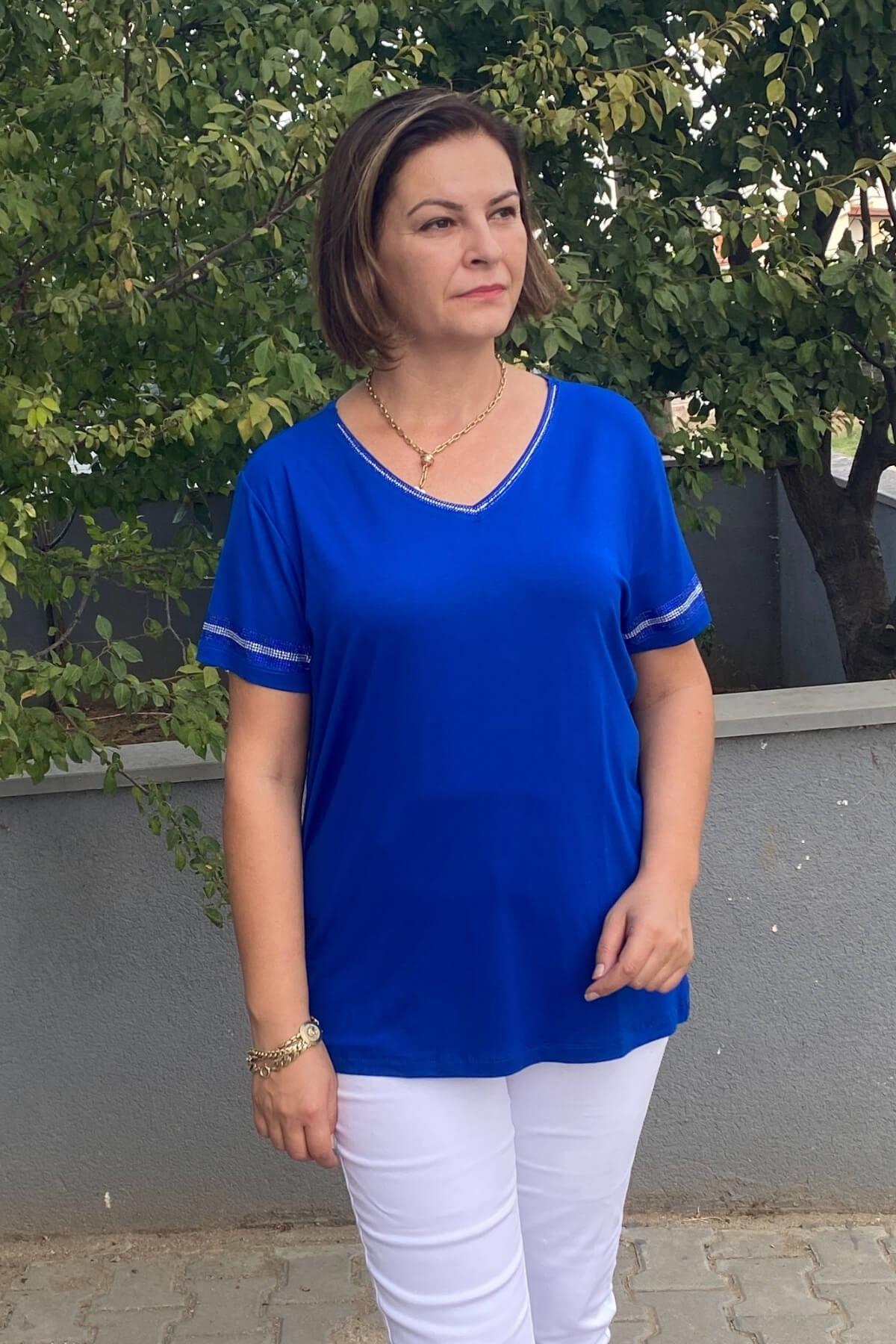 Büyük Beden Saks Mavi Yakası Taş Detaylı Bluz