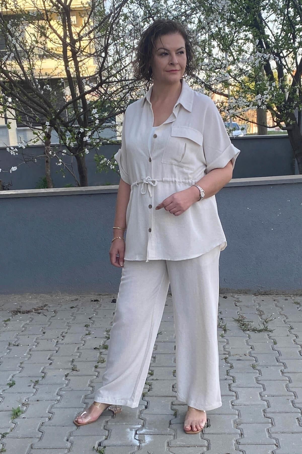 Kadın Krem Önden Büzgü Detaylı Takım