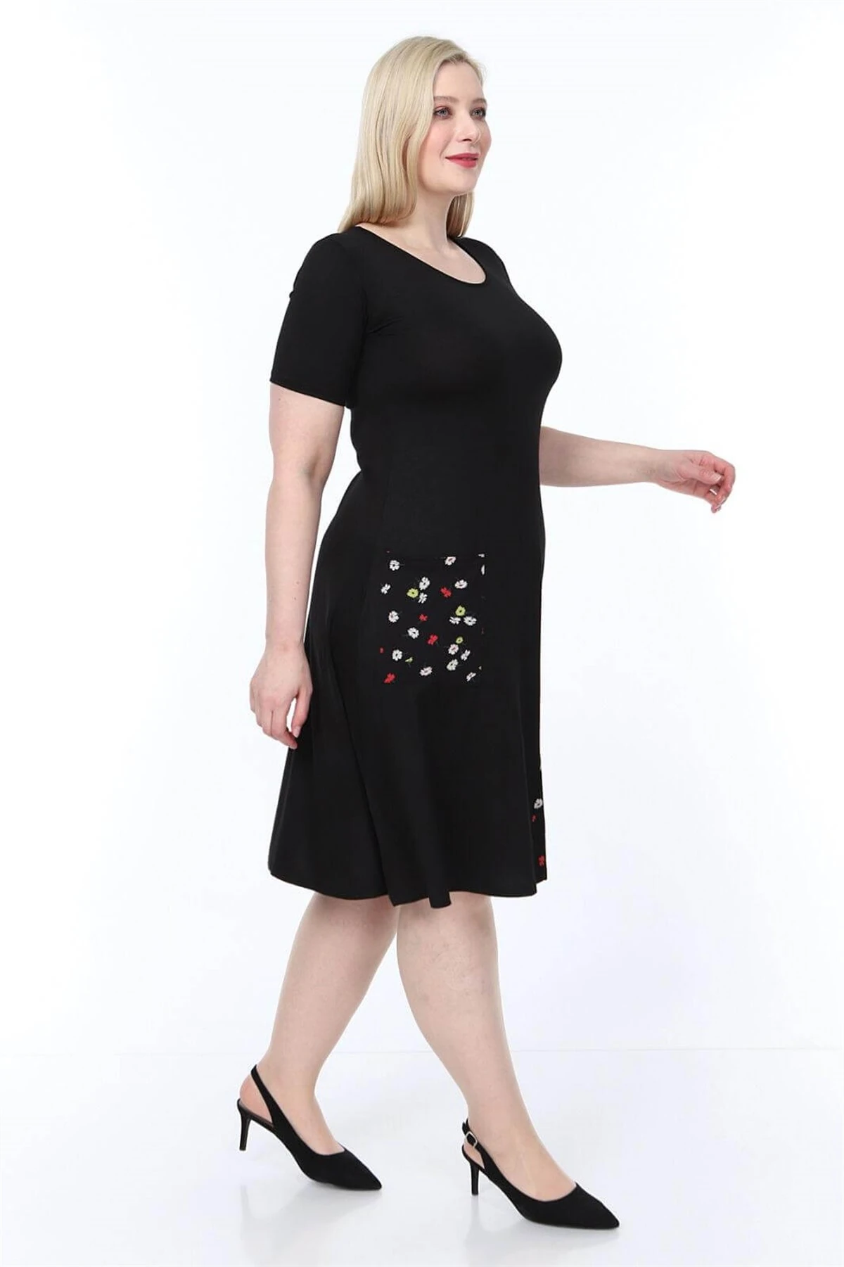 Büyük Beden Siyah Papatya Çapraz Cepli Elbise