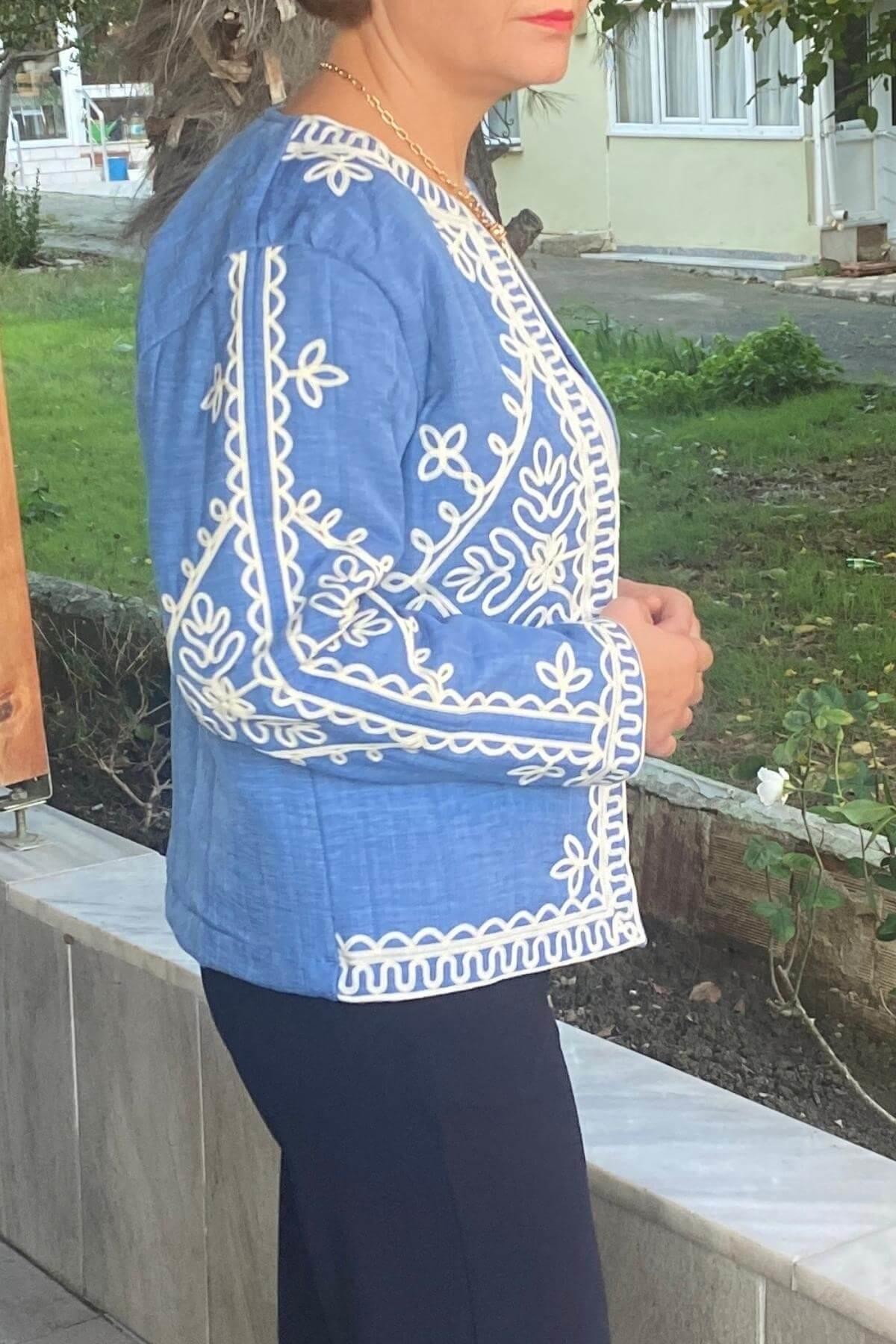 Kadın Mavi Bordur Nakışlı Astarlı Ceket