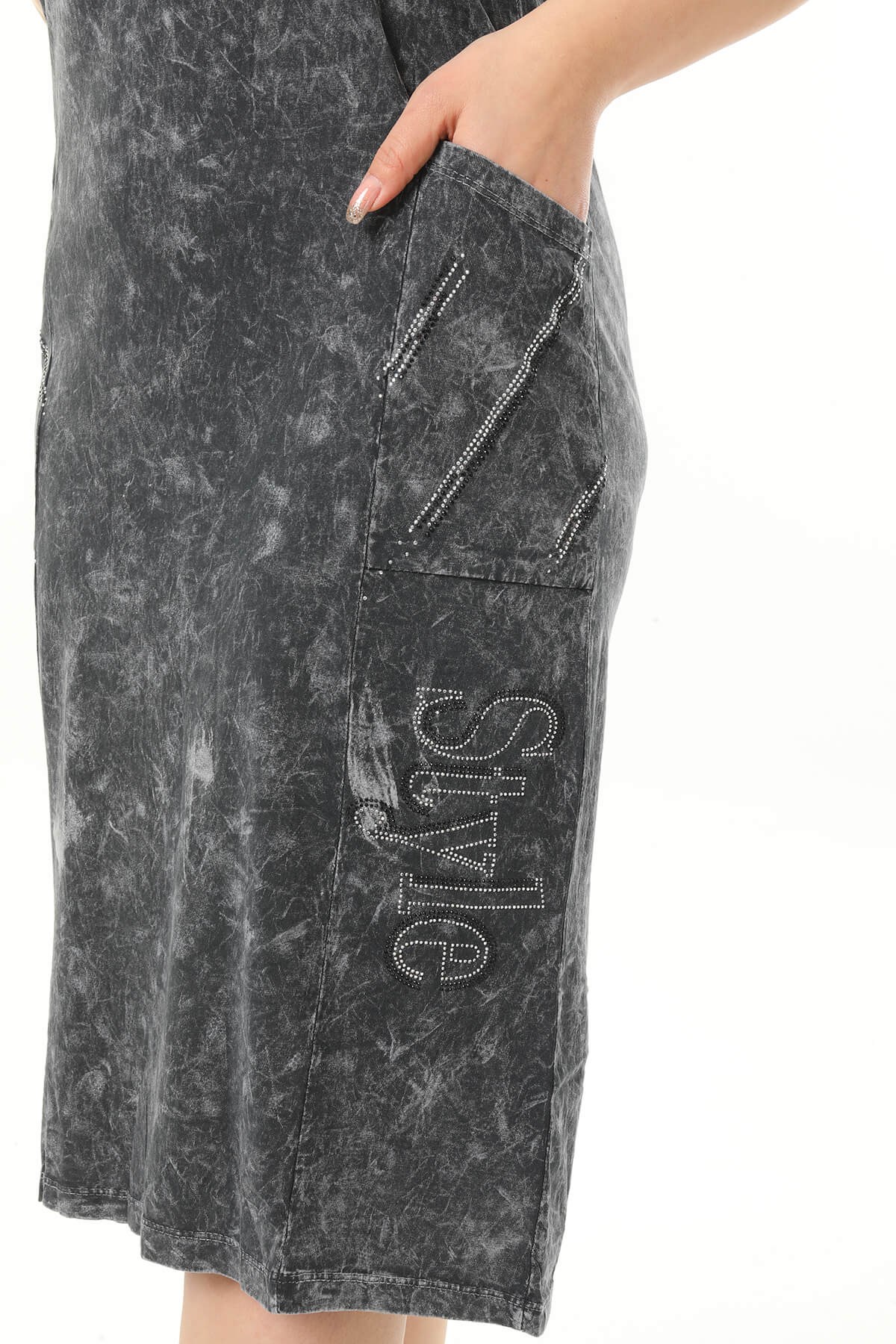 Büyük Beden Füme Küçük Taşlarla Süslenmiş Pamuklu Elbise