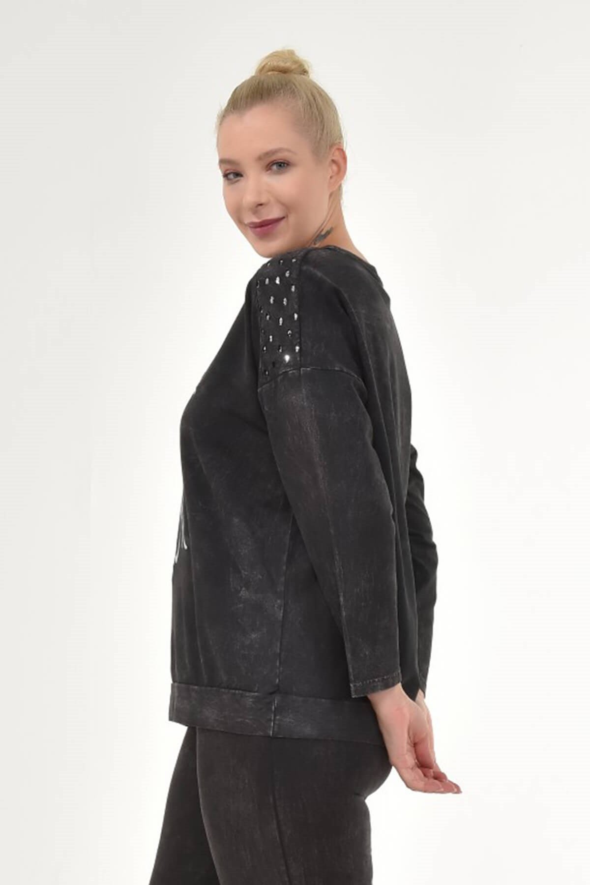 Kadın Büyük Beden İtalyan Yıkamalı Siyah Yuvarlak Yaka Sweatshirt