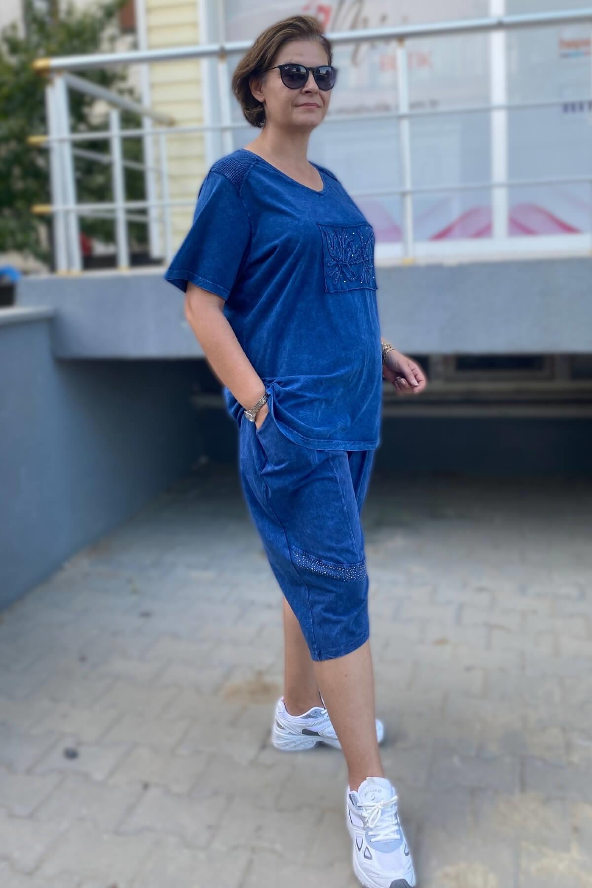 Büyük Beden Lacivert Yaprak Desenli Bermuda Takım