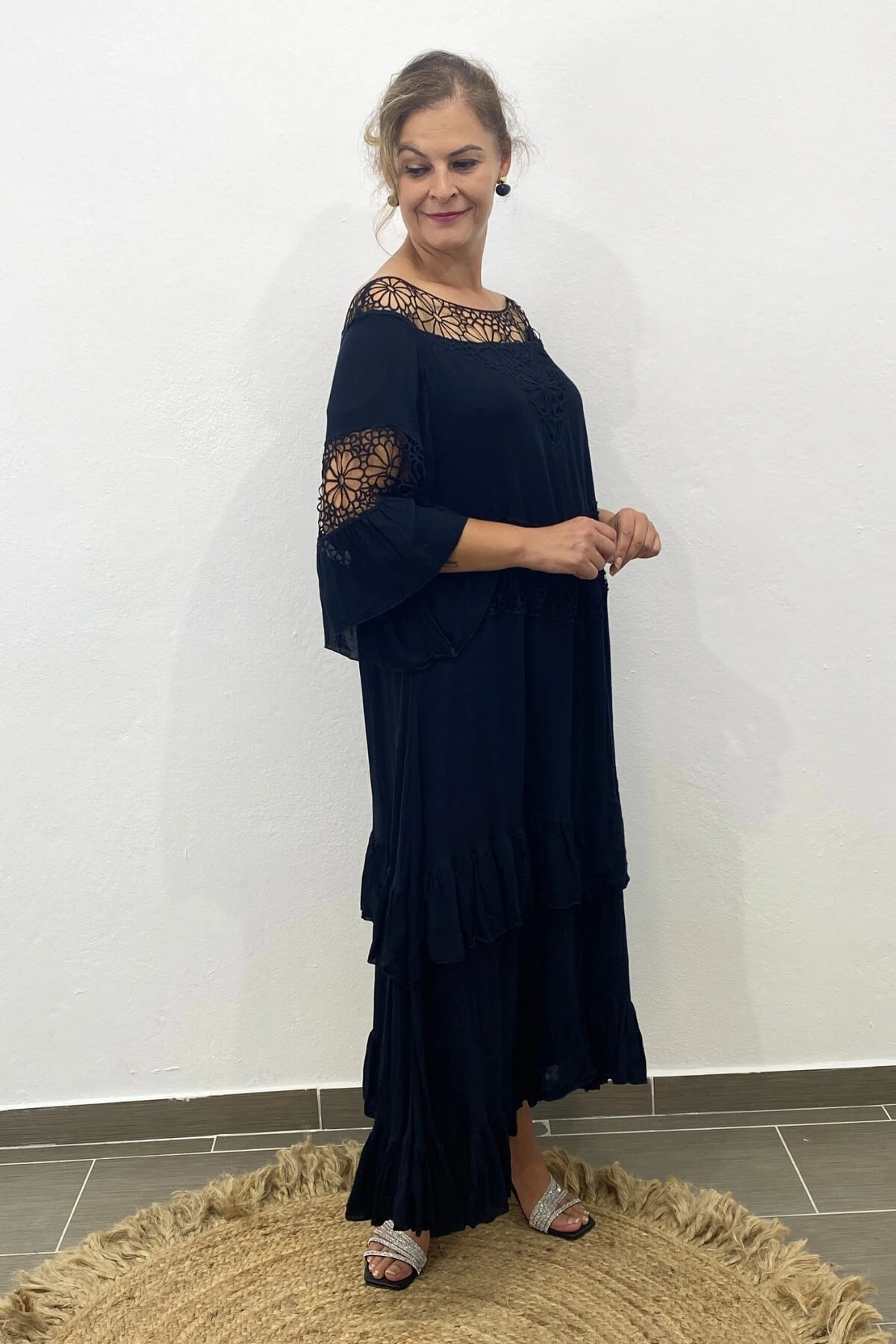 Kadın İtalyan Vual Pamuk Güpür Detaylı Siyah Elbise 