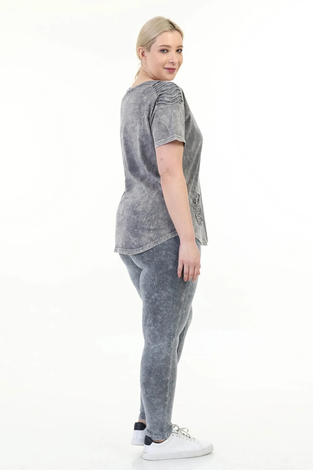 Büyük Beden Gri Omuzu Lazerli  İtalyan Yıkamalı Tayt Takım