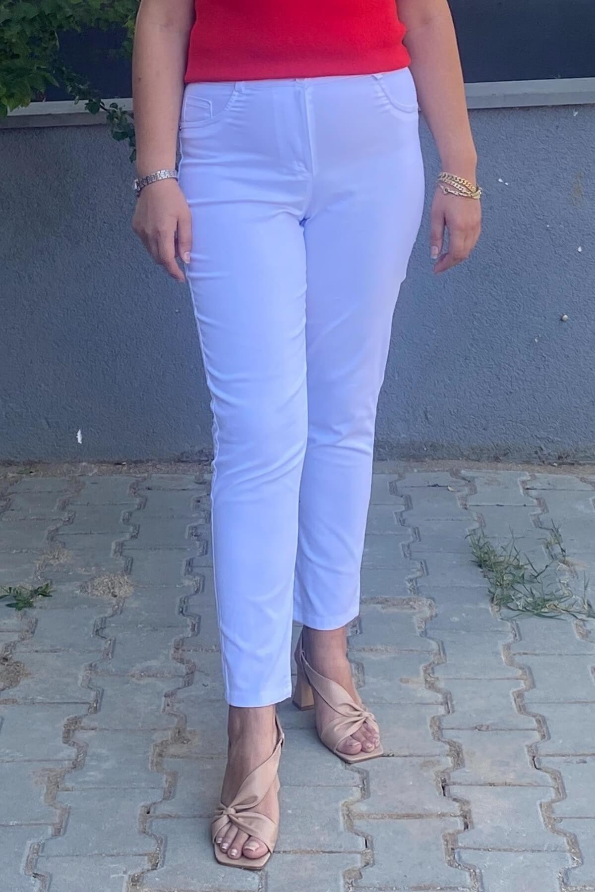 Kadın Beyaz Boru Paça Pantolon