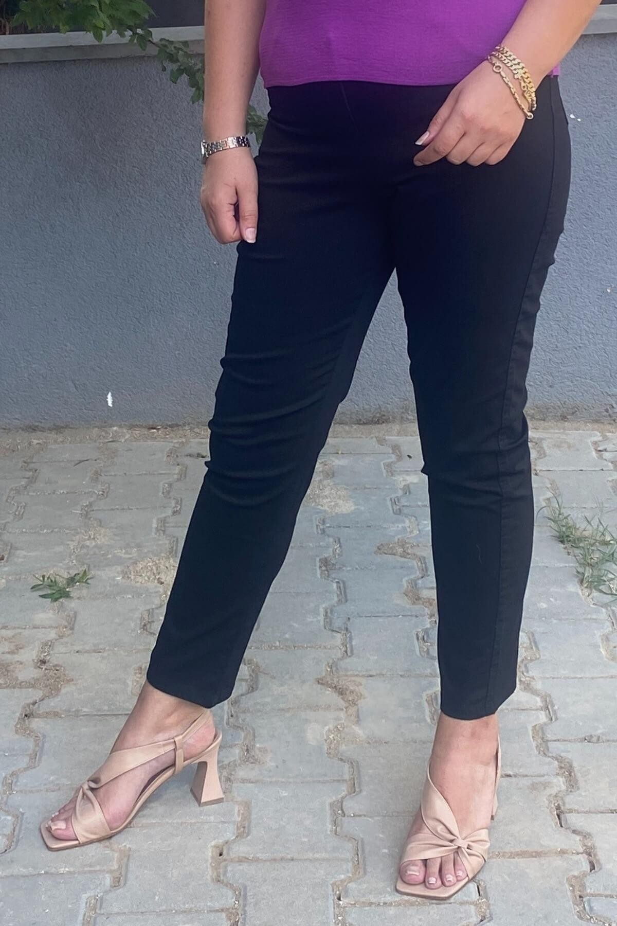 Kadın Siyah Boru Paça Pantolon