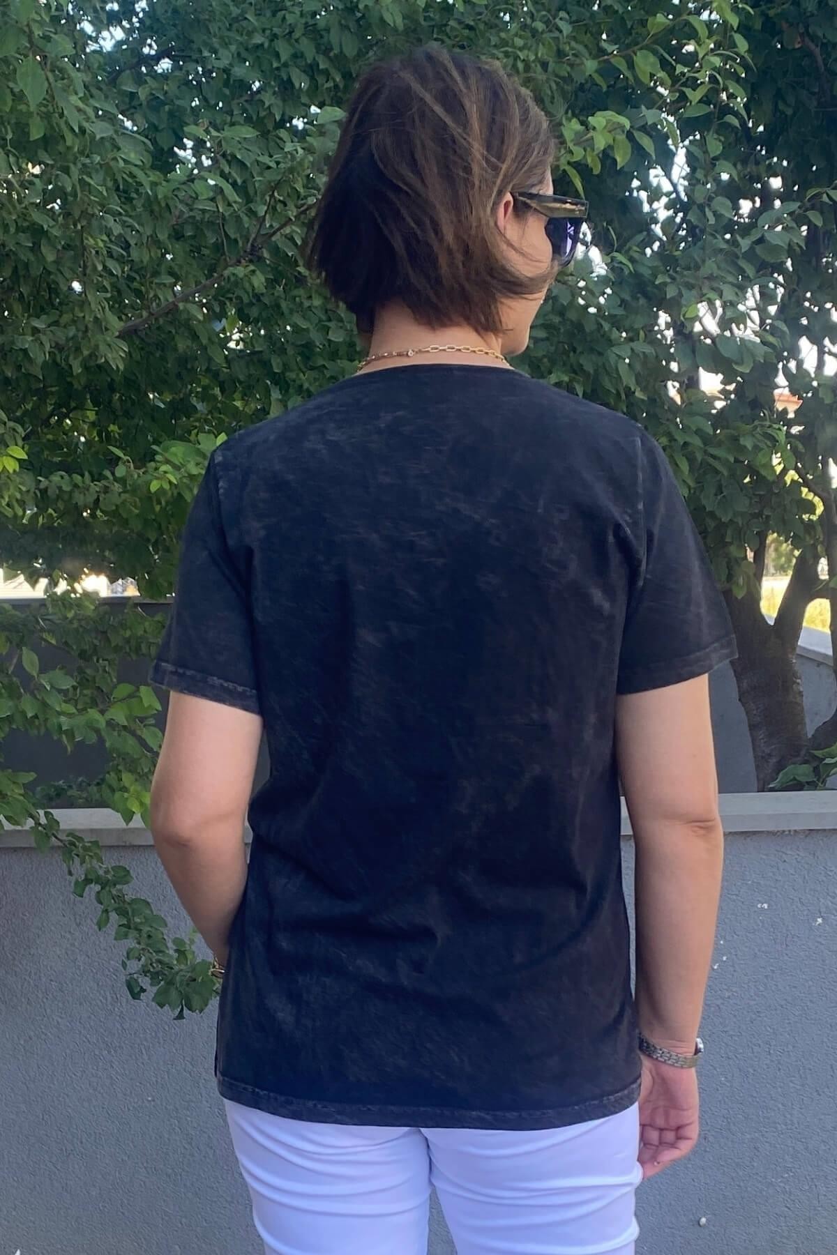 Büyük Beden Siyah İtalyan Yıkamalı Pencere Detaylı Tshirt