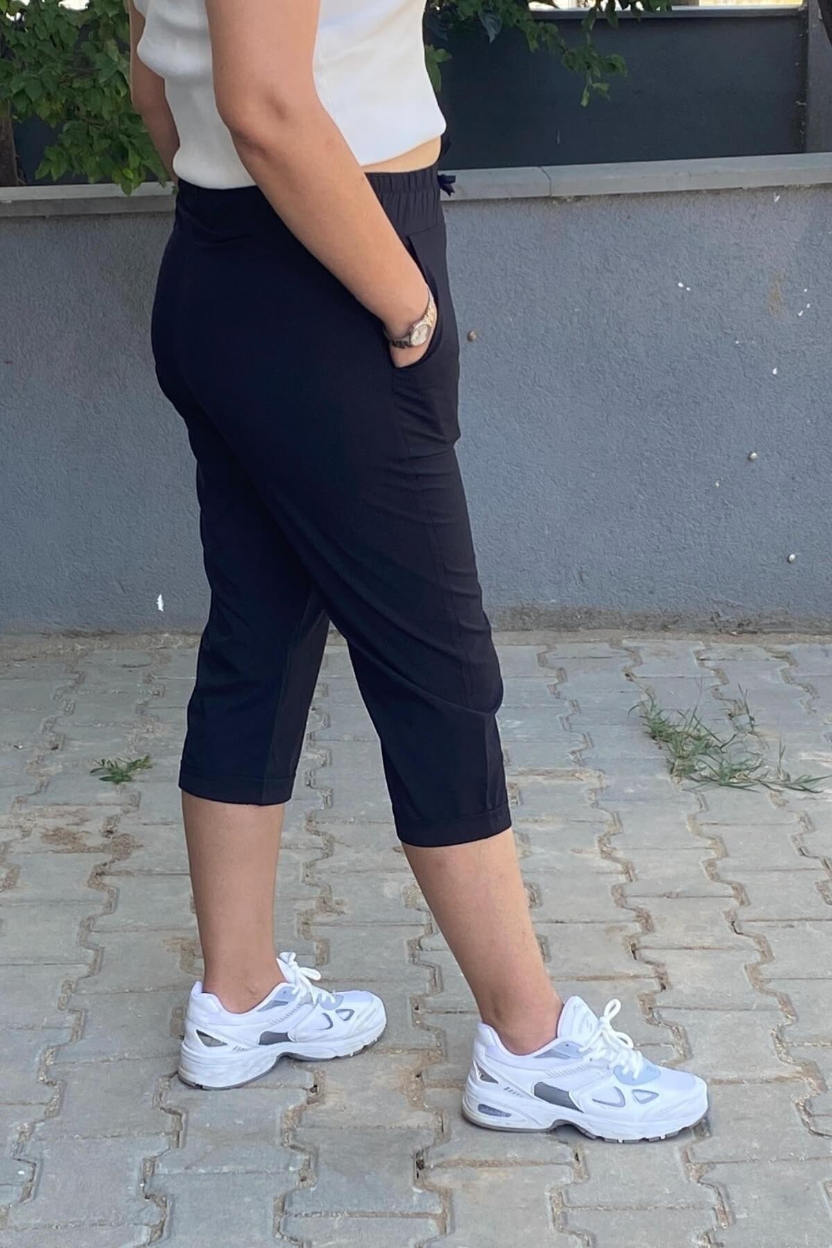 Kadın Siyah Akar Kumaş Kapri