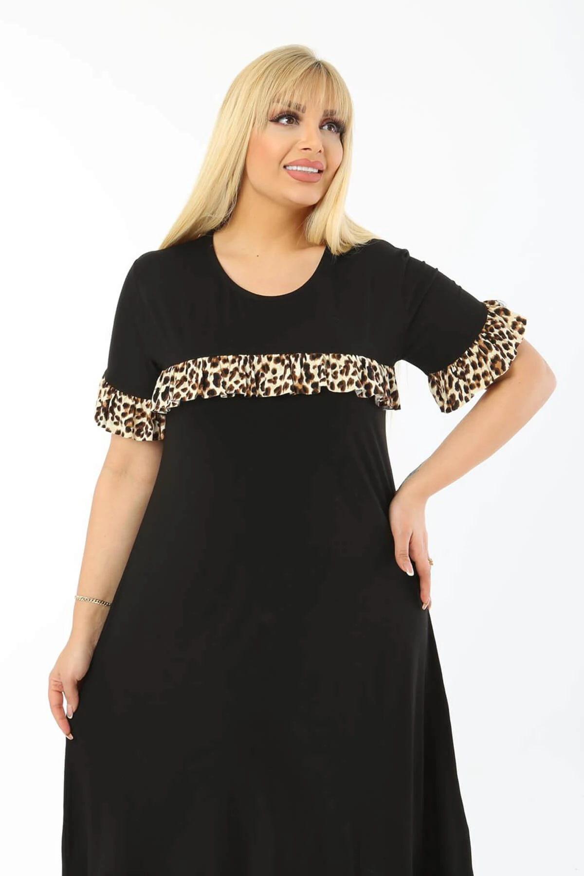 Büyük Beden Siyah FırFır Detaylı Elbise