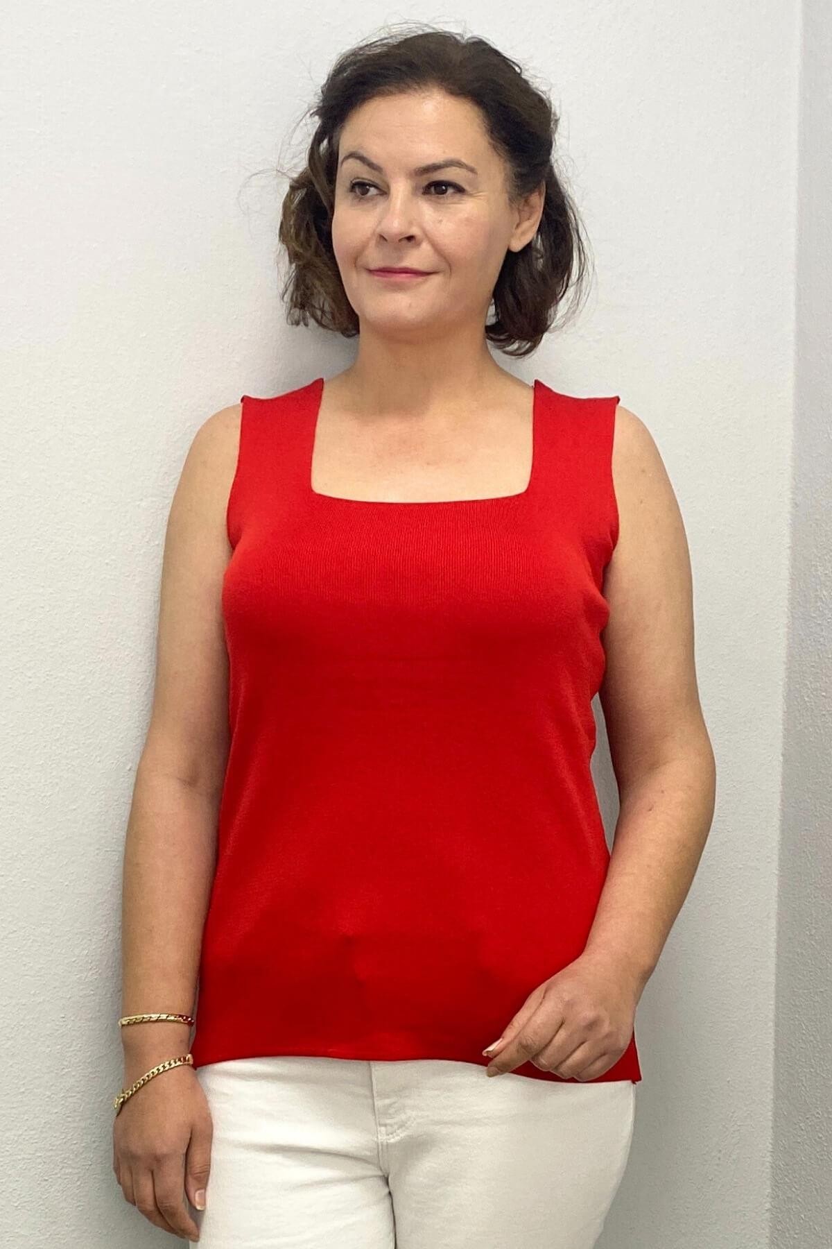 Büyük Beden Kırmızı Kare Yaka Triko Bluz